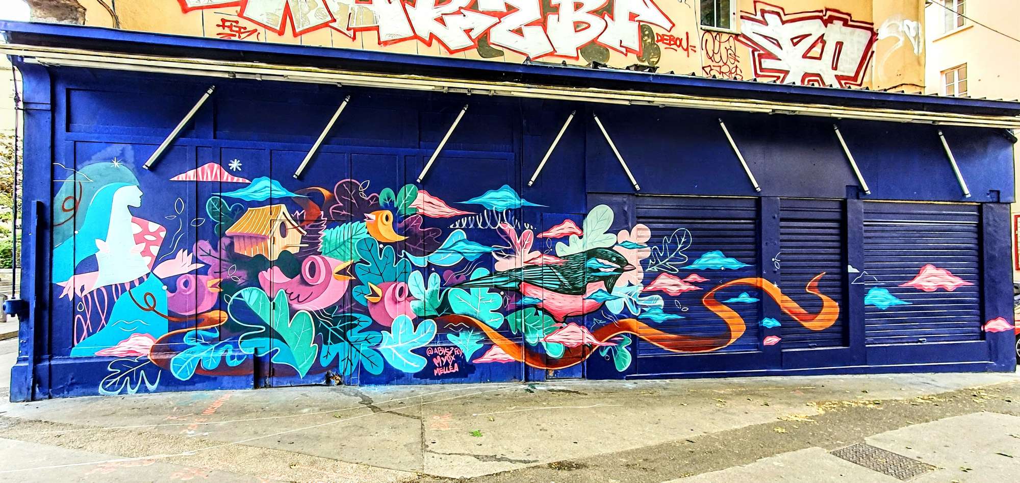 
								Street-art graffiti fresque 
								Abys2Fly, Mellea, Myet 
									1850 Place de la Paix
									69001
									Lyon
									France 
									Pat Finder
								Street-Art-Safari.com
								