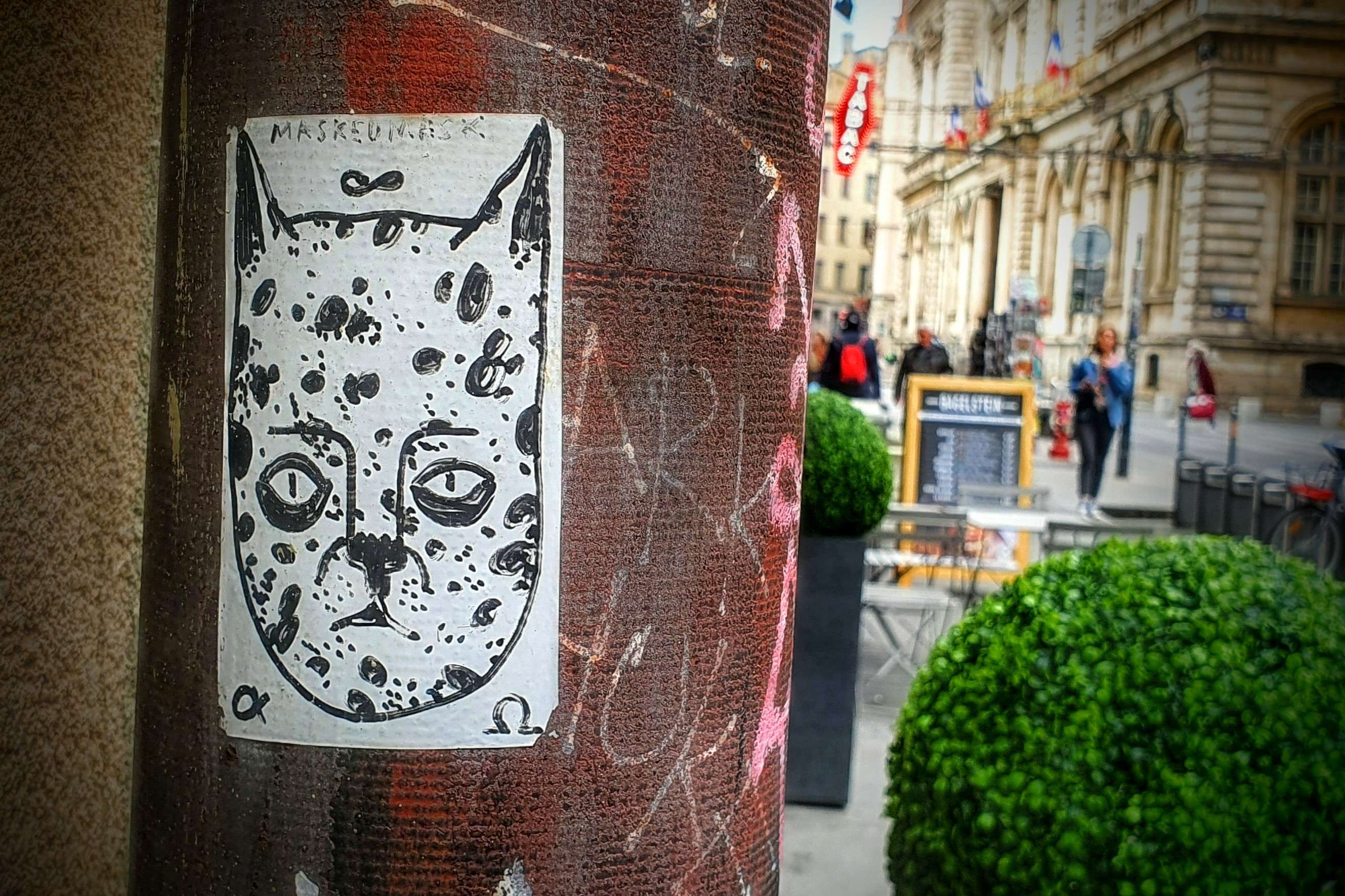 
								Street-art graffiti fresque 
								MaskedMask 
									
									69001
									Lyon
									France 
									Pat Finder
								Street-Art-Safari.com
								