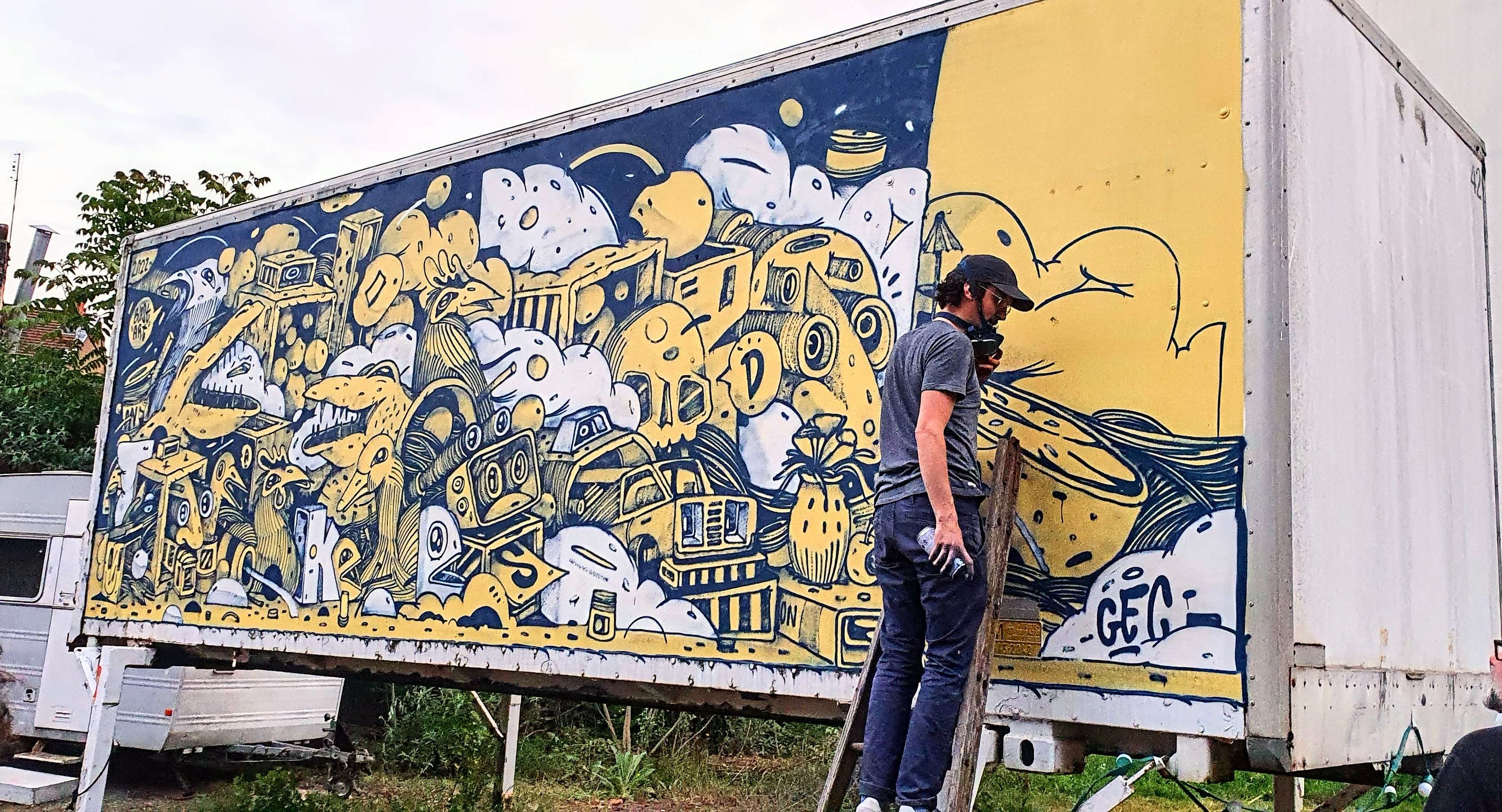 
								Street-art graffiti fresque 
								Kesadi 
									58 Rue Gorge de Loup
									69009
									Lyon
									France 
									Pat Finder
								Street-Art-Safari.com
								