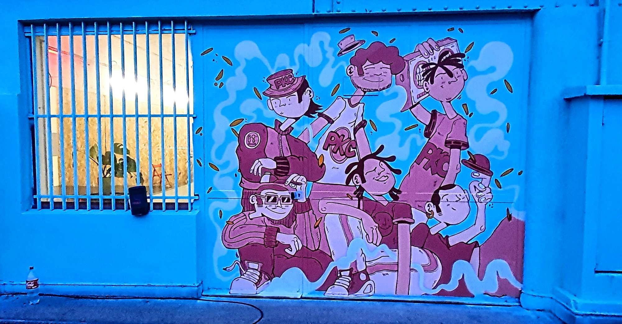 
								Street-art graffiti fresque 
								Bouda 
									53d Rue Saint-Pierre de Vaise
									69009
									Lyon
									France 
									Pat Finder
								Street-Art-Safari.com
								