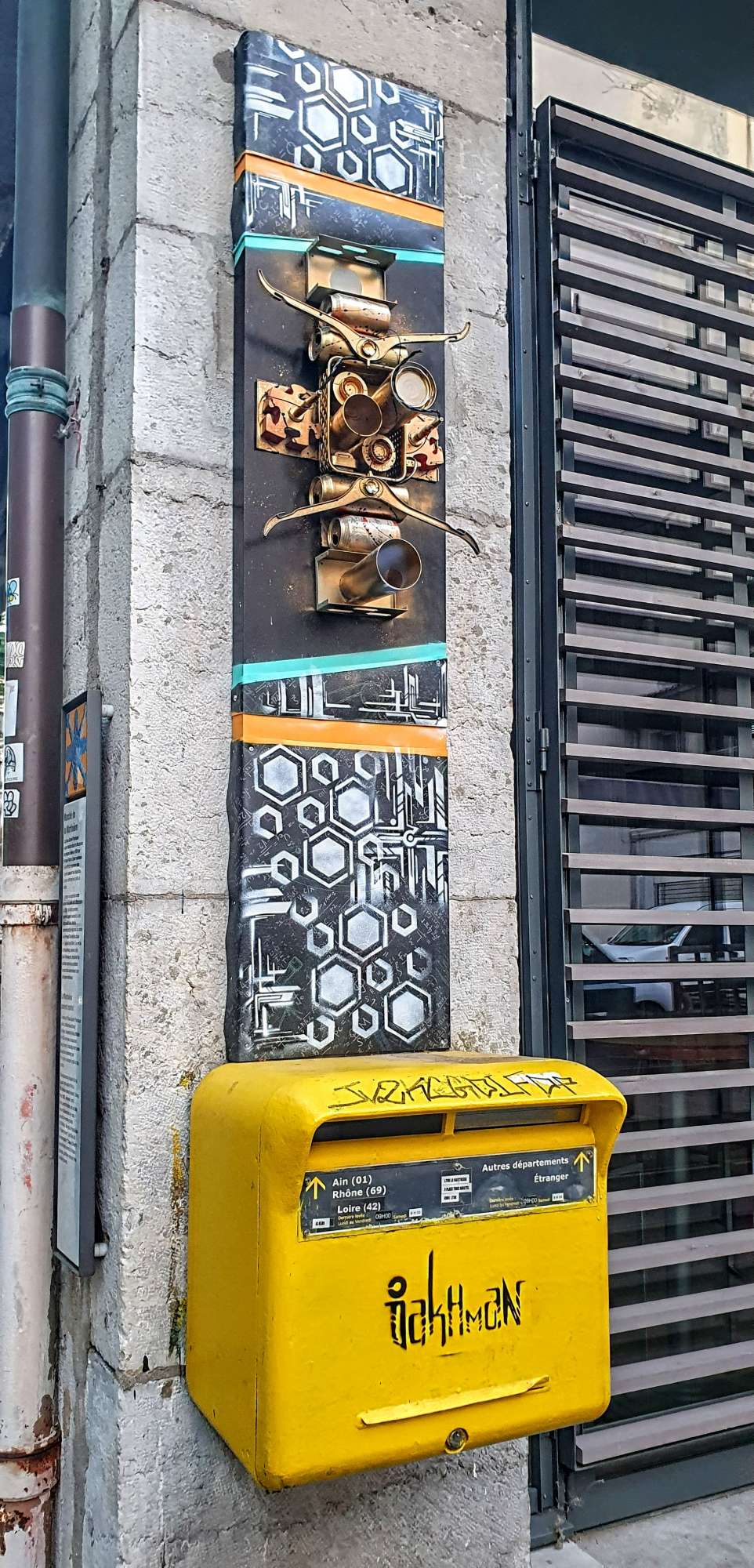 
								Street-art graffiti fresque 
								IakhMan 
									27 Rue de la Martini&egrave;re
									69001
									Lyon
									France 
									Pat Finder
								Street-Art-Safari.com
								