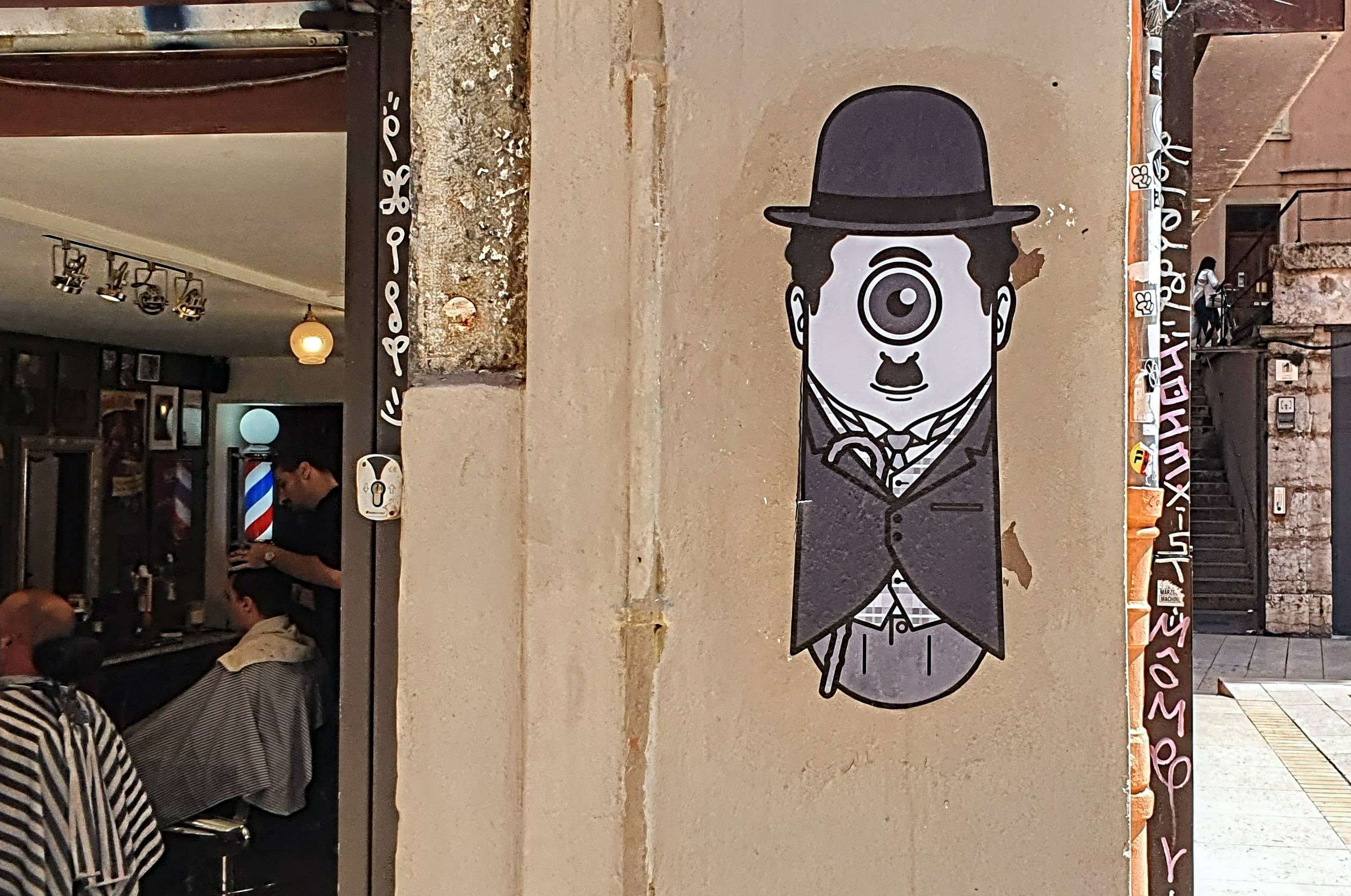 
								Street-art graffiti fresque 
								TOKI art 
									5 Place des Capucins
									69001
									Lyon
									France 
									Pat Finder
								Street-Art-Safari.com
								