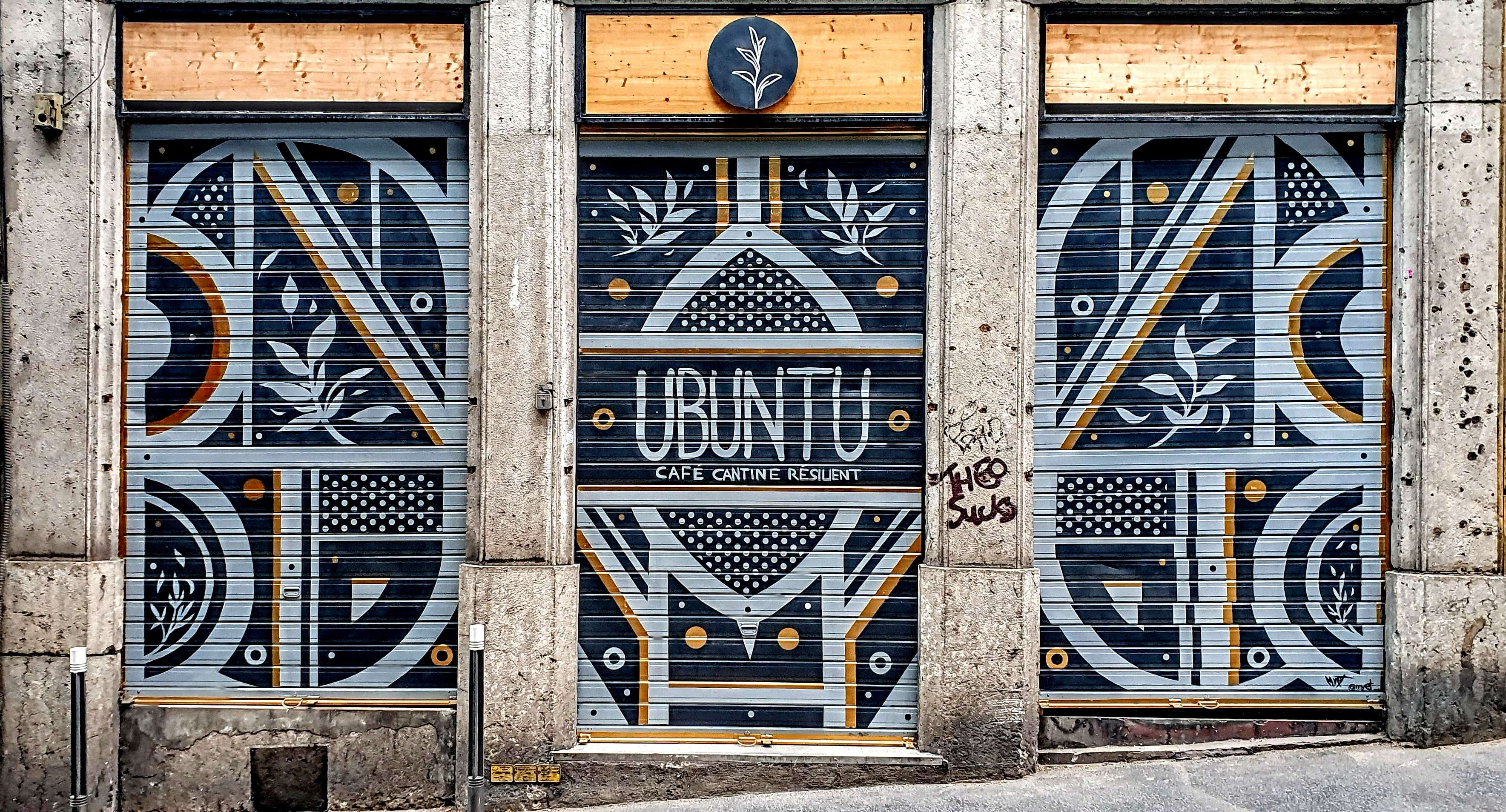 
								Street-art graffiti fresque 
								Myet 
									11 Place Croix-Paquet
									69001
									Lyon
									France 
									Pat Finder
								Street-Art-Safari.com
								