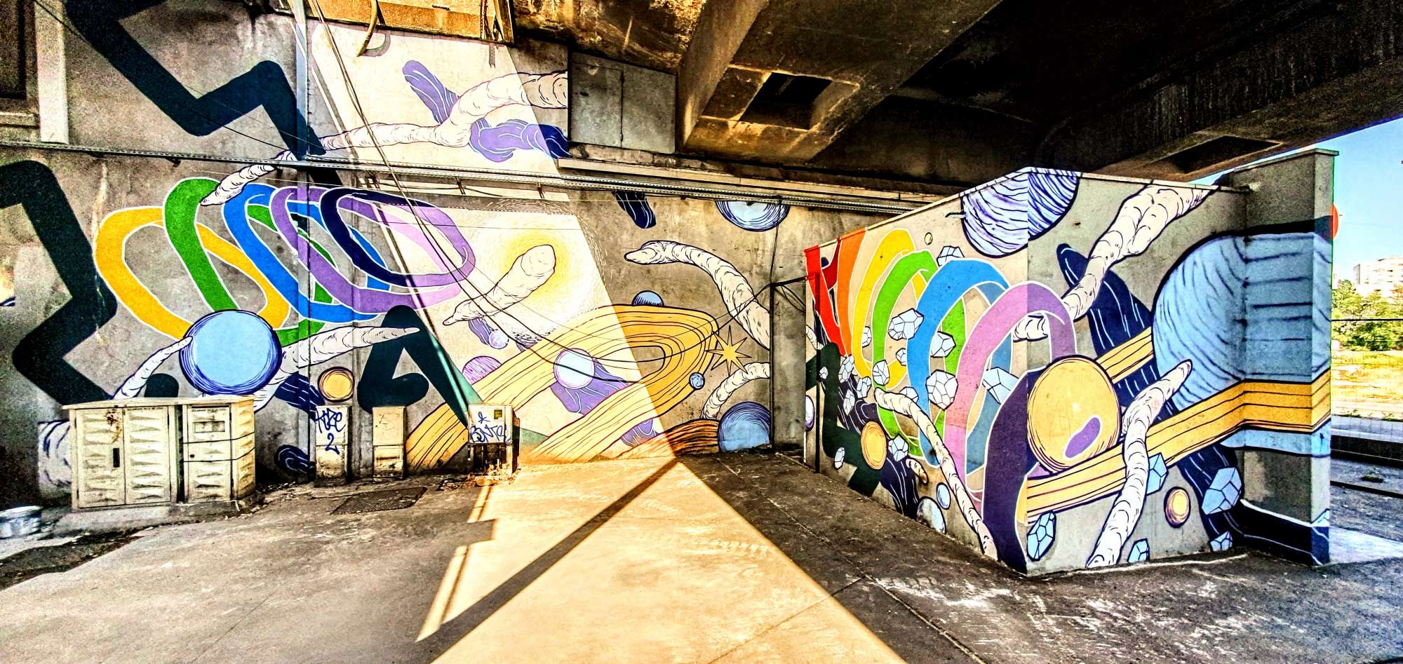 
								Street-art graffiti fresque 
								 
									84 Quai Perrache
									69002
									Lyon
									France 
									Pat Finder
								Street-Art-Safari.com
								