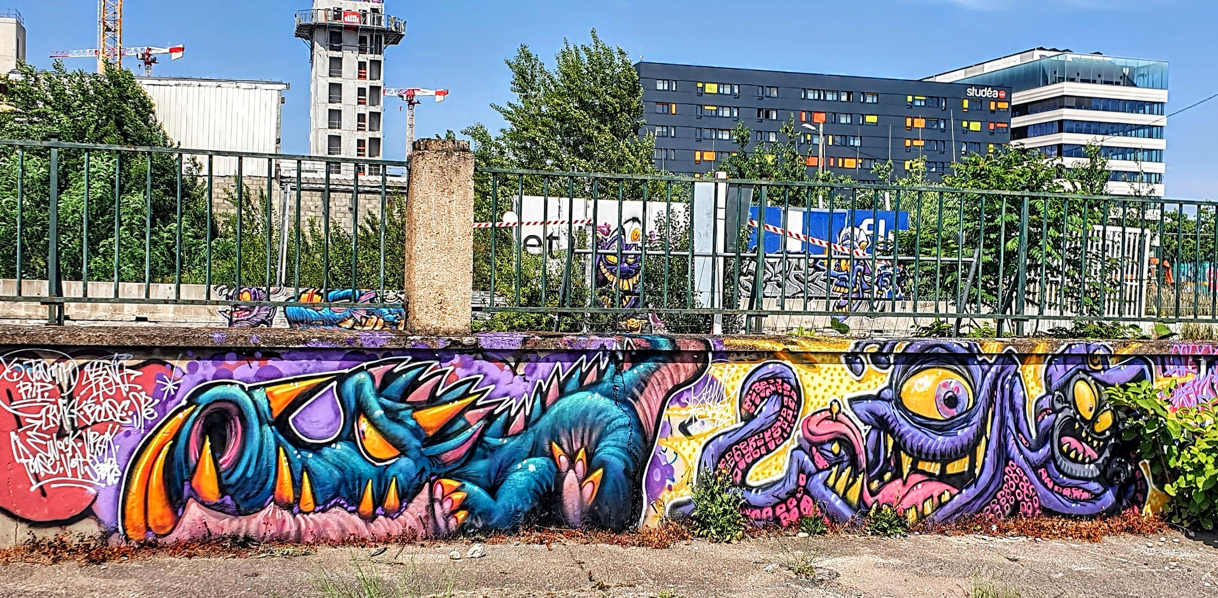 
								Street-art graffiti fresque 
								Skema 
									2 Rue Vuillerme
									69002
									Lyon
									France 
									Pat Finder
								Street-Art-Safari.com
								