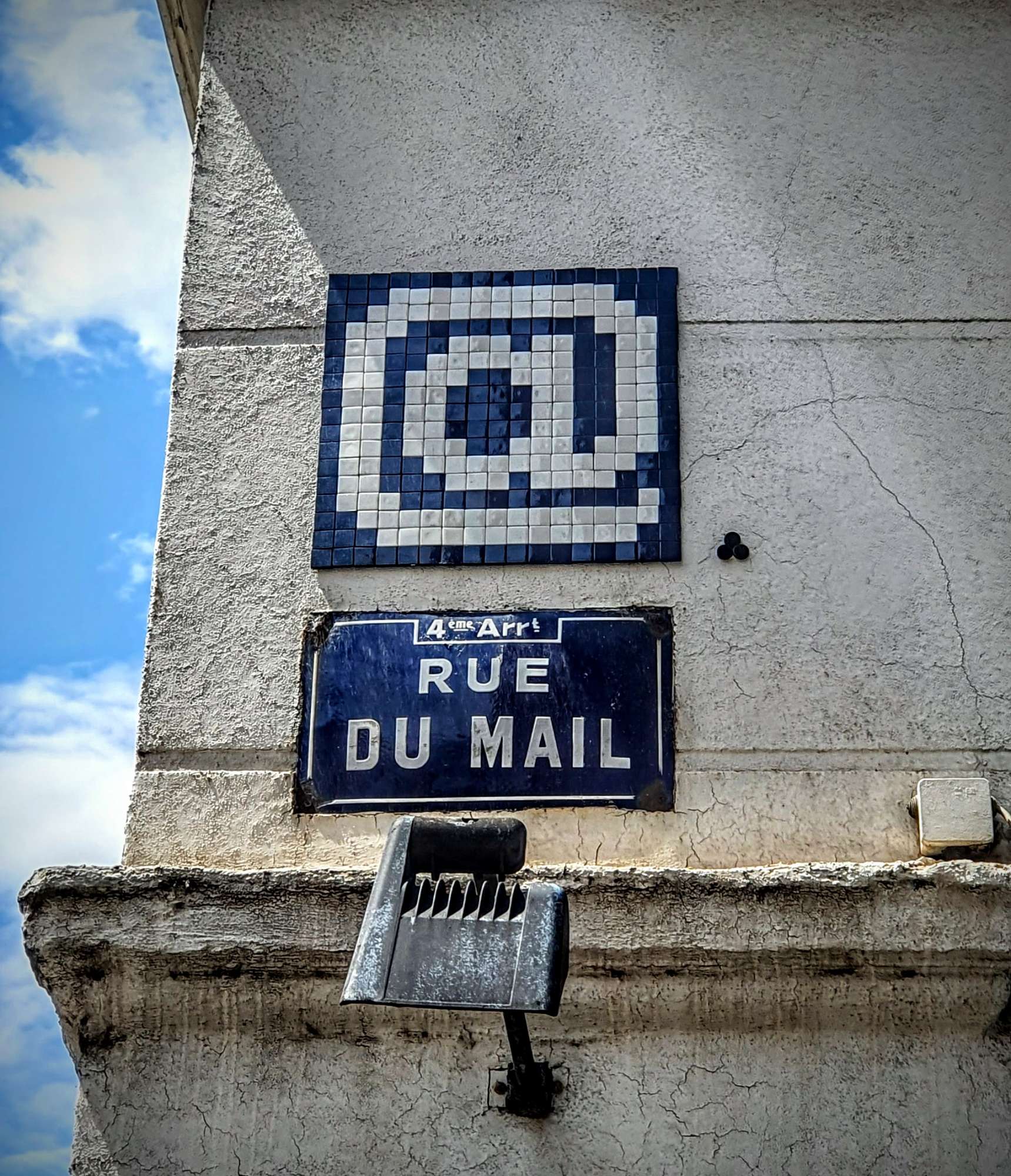 
								Street-art graffiti fresque 
								MifaMosa 
									15 Rue du Mail
									69004
									Lyon
									France 
									Pat Finder
								Street-Art-Safari.com
								