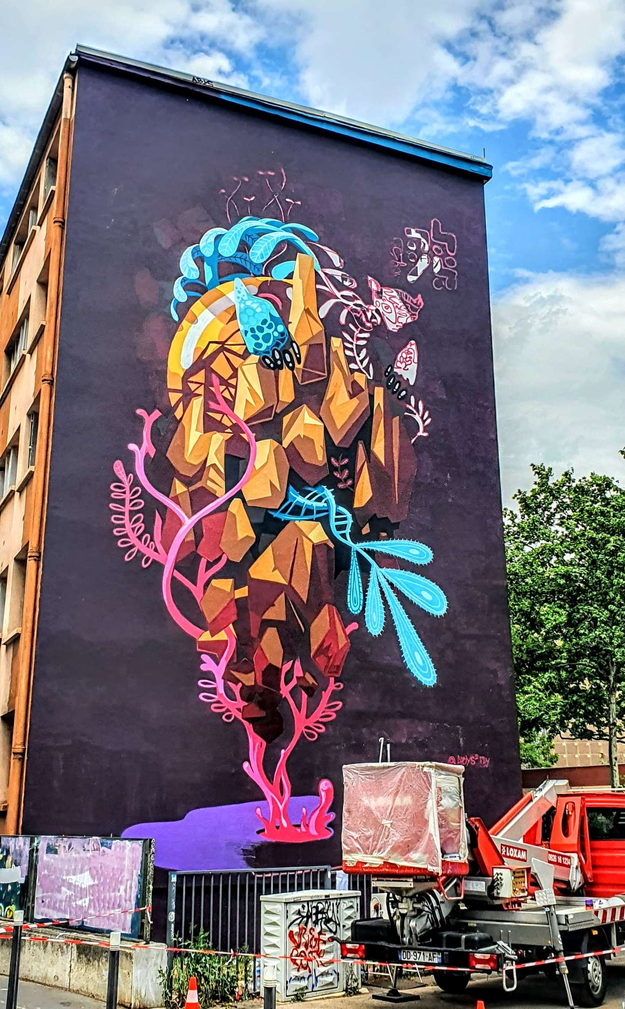 
								Street-art graffiti fresque 
								Abys2Fly 
									1 Rue Jacquard
									69004
									Lyon
									France 
									Pat Finder
								Street-Art-Safari.com
								