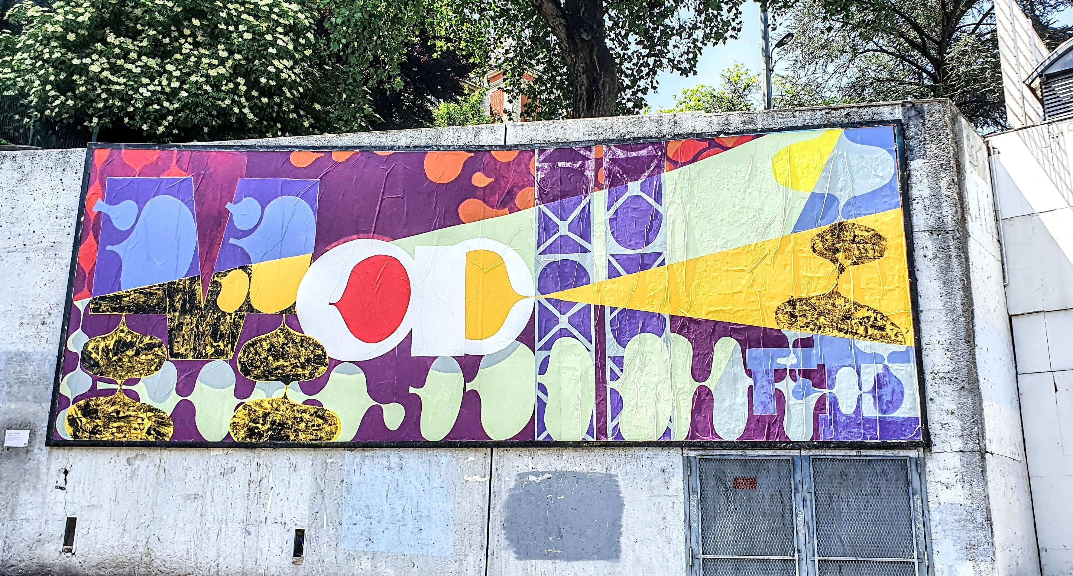 
								Street-art graffiti fresque 
								 
									2 Rue du Fr&egrave;re Maras
									42000
									Saint-&Eacute;tienne
									France 
									Pat Finder
								Street-Art-Safari.com
								