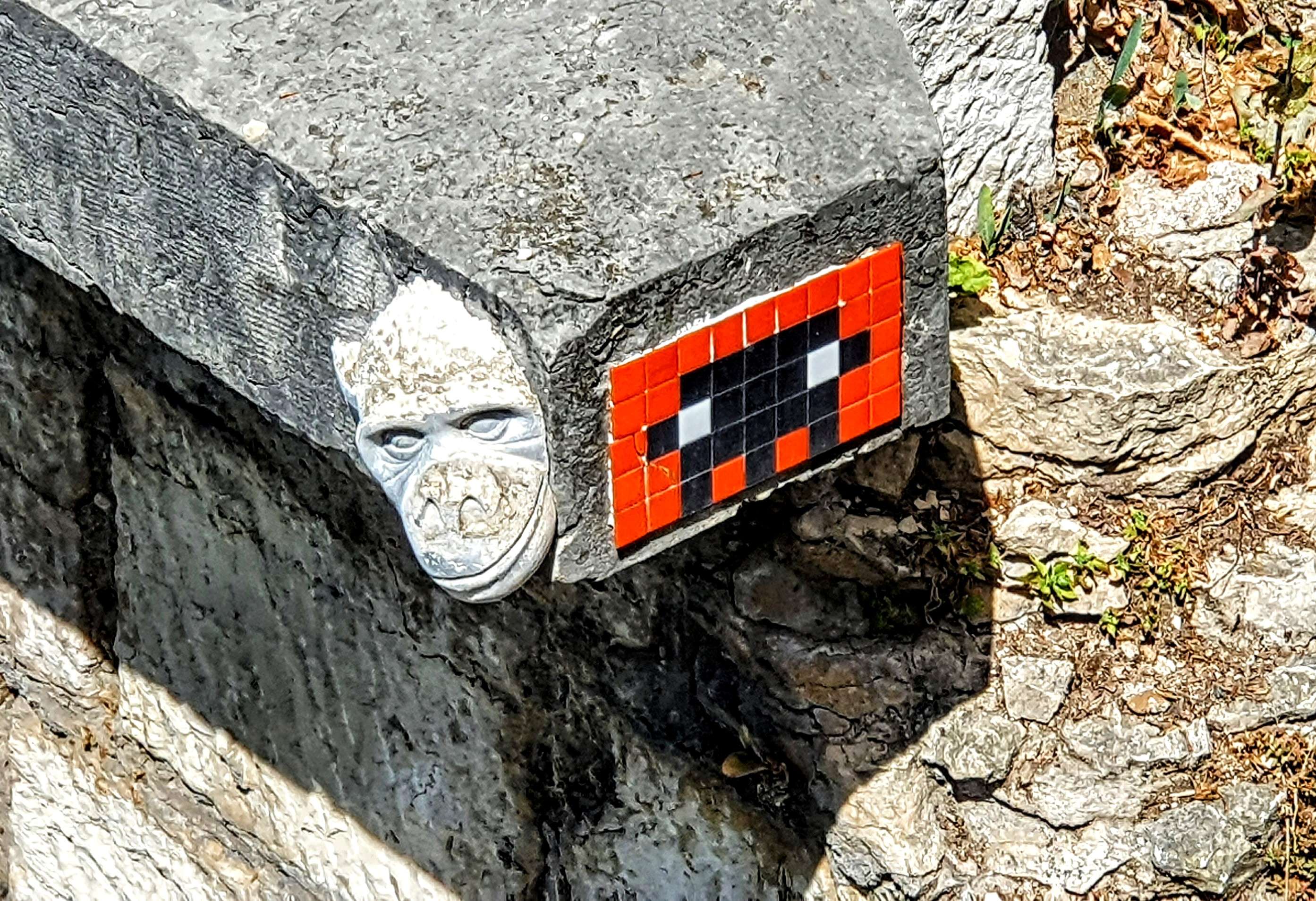 
								Street-art graffiti fresque 
								Invader, Zorm 
									
									69001
									Lyon
									France 
									Pat Finder
								Street-Art-Safari.com
								