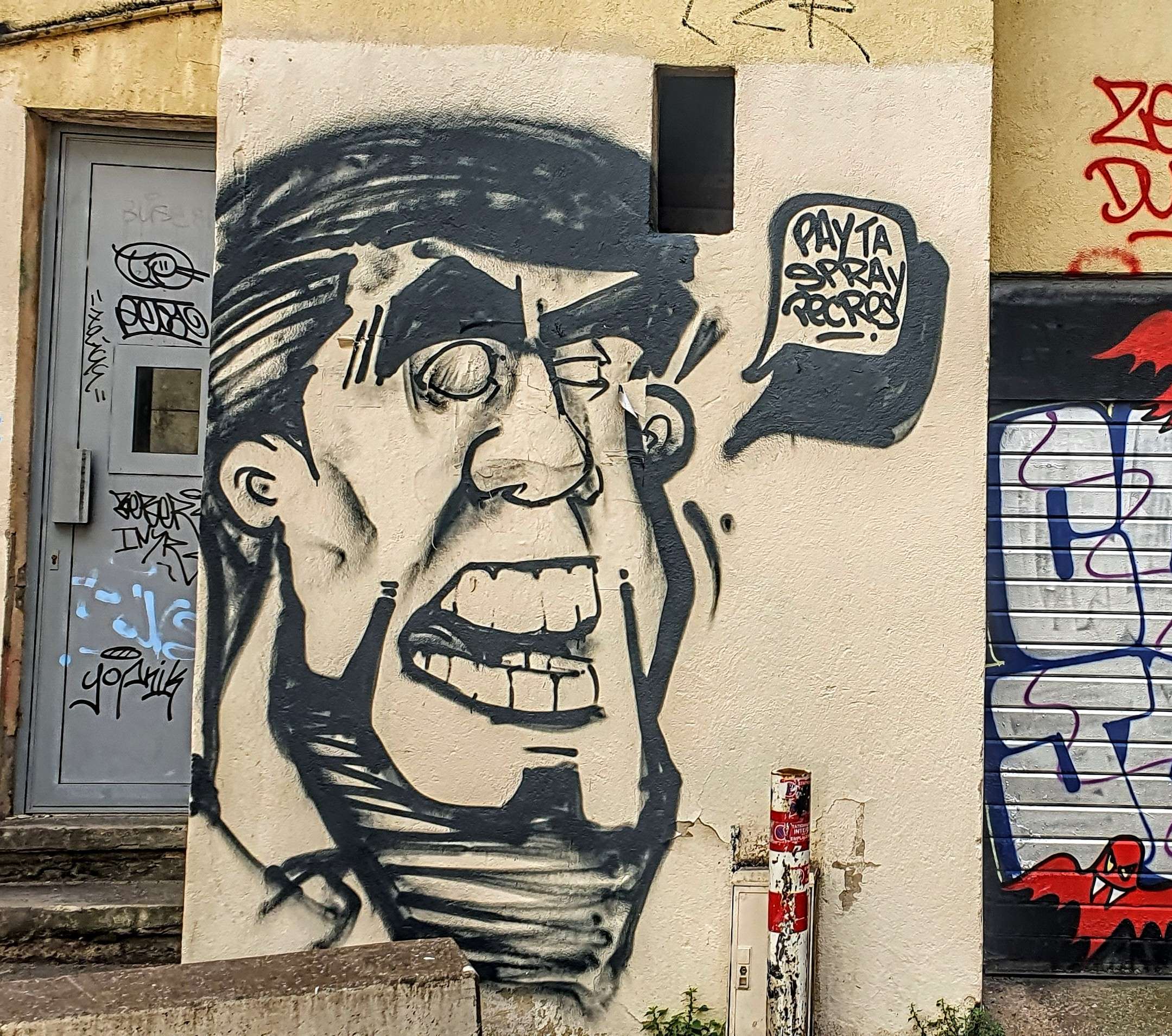 
								Street-art graffiti fresque 
								 
									10 Rue Sergent Blandan
									69001
									Lyon
									France 
									Pat Finder
								Street-Art-Safari.com
								