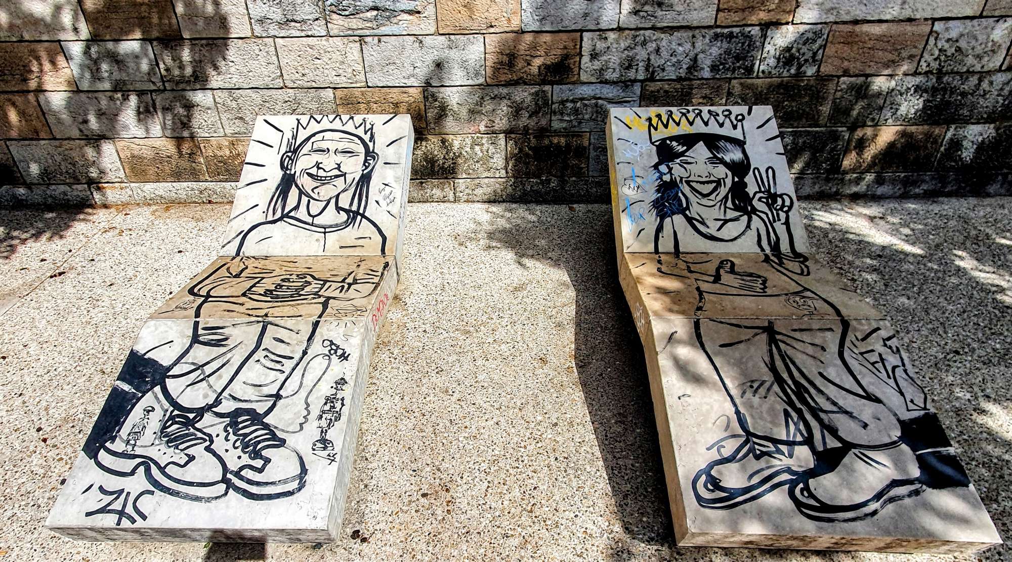 
								Street-art graffiti fresque 
								 
									23 Place du Port-Neuville
									69001
									Lyon
									France 
									Pat Finder
								Street-Art-Safari.com
								