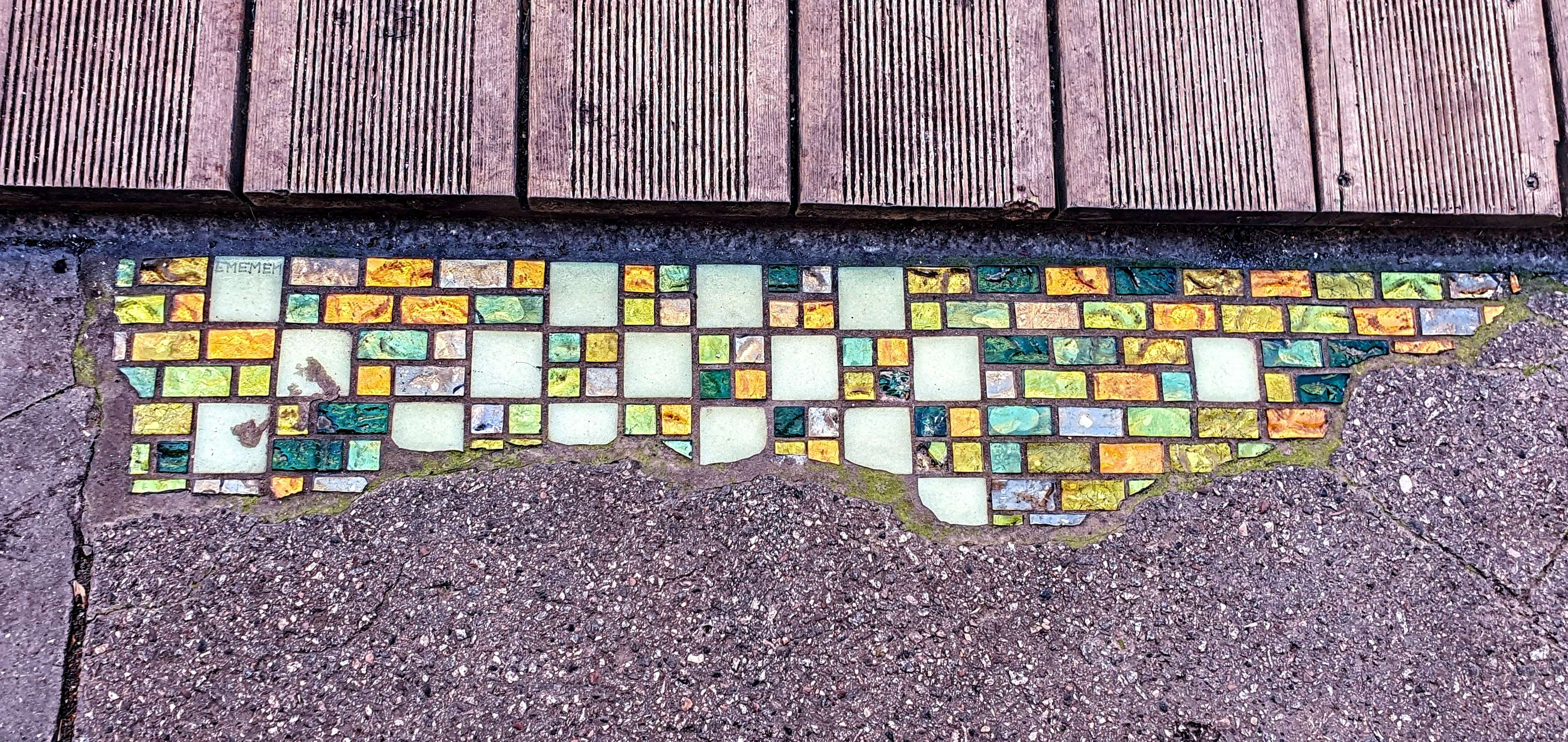 
								Street-art graffiti fresque 
								Ememem 
									57 Rue des Tables Claudiennes
									69001
									Lyon
									France 
									Pat Finder
								Street-Art-Safari.com
								