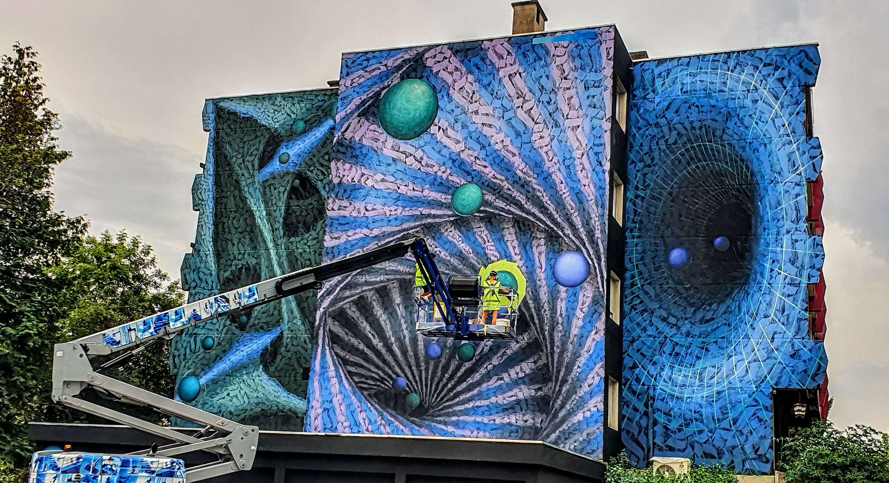 
								Street-art graffiti fresque 
								Izzy Izvne 
									98 Cours Saint-Andr&eacute;
									38800
									Le Pont-de-Claix
									France 
									Pat Finder
								Street-Art-Safari.com
								