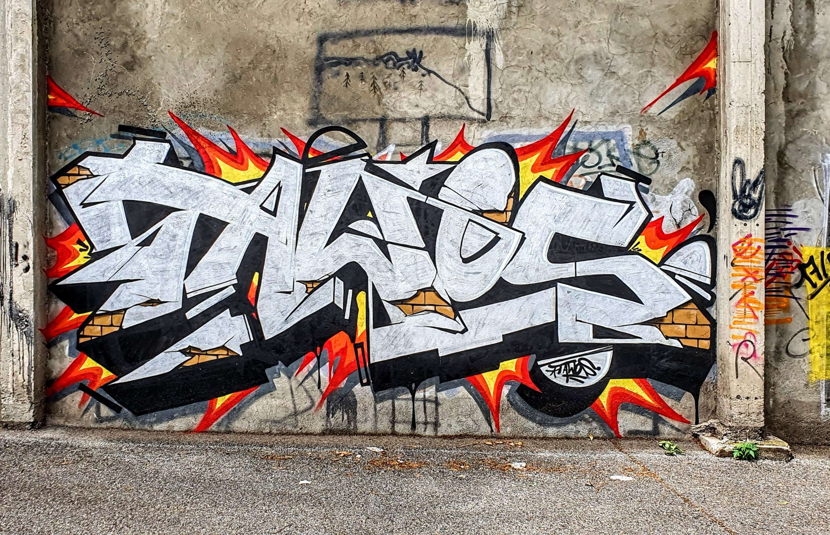 
								Street-art graffiti fresque 
								Tawos 
									8 Rue du Docteur Hermite
									38000
									Grenoble
									France 
									Pat Finder
								Street-Art-Safari.com
								