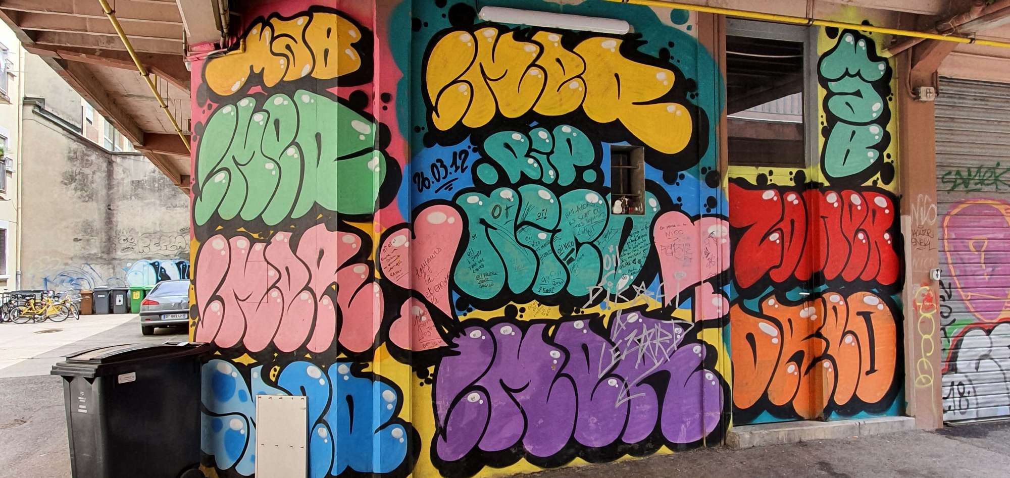 
								Street-art graffiti fresque 
								 
									6 Rue du Docteur Hermite
									38000
									Grenoble
									France 
									Pat Finder
								Street-Art-Safari.com
								