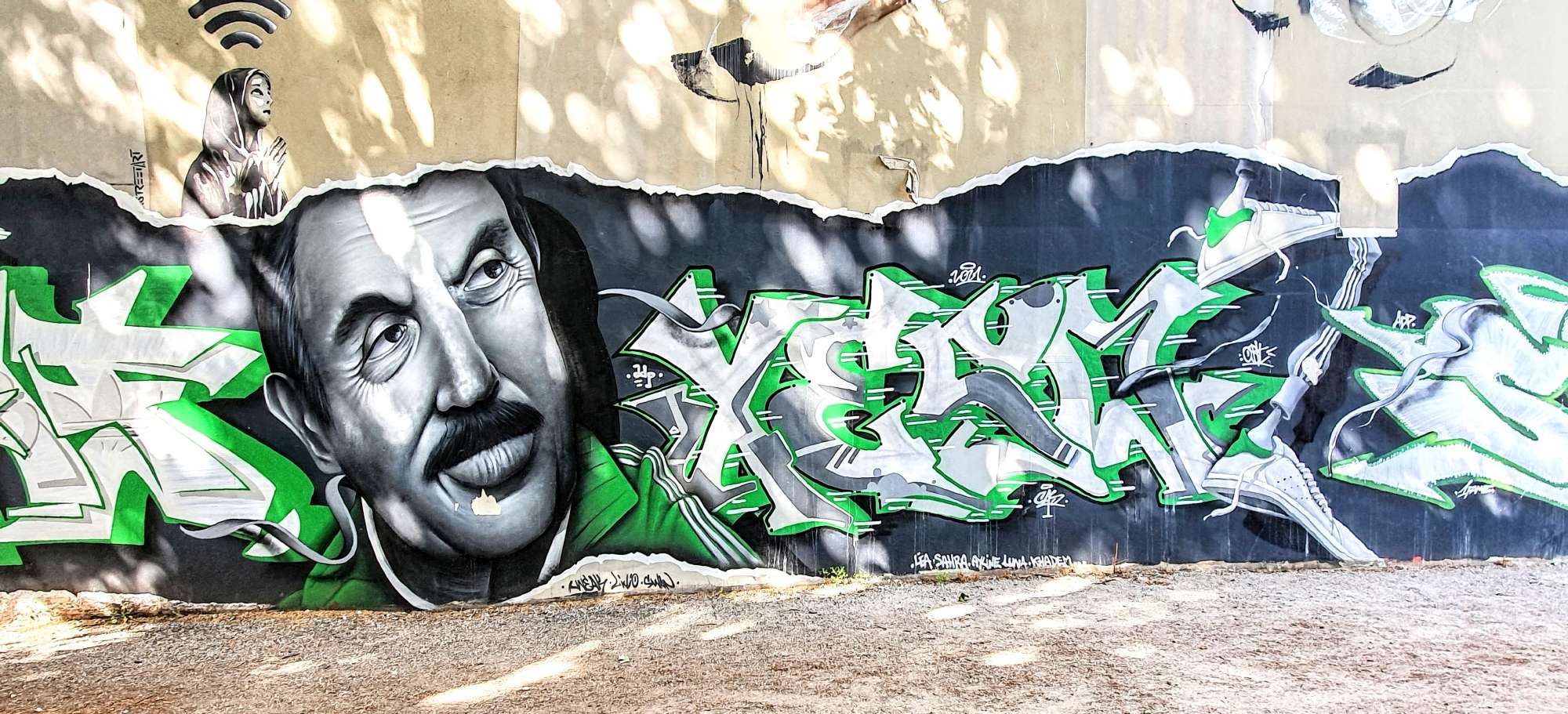 
								Street-art graffiti fresque 
								 
									3 Rue Fran&ccedil;ois Raoult
									38000
									Grenoble
									France 
									Pat Finder
								Street-Art-Safari.com
								