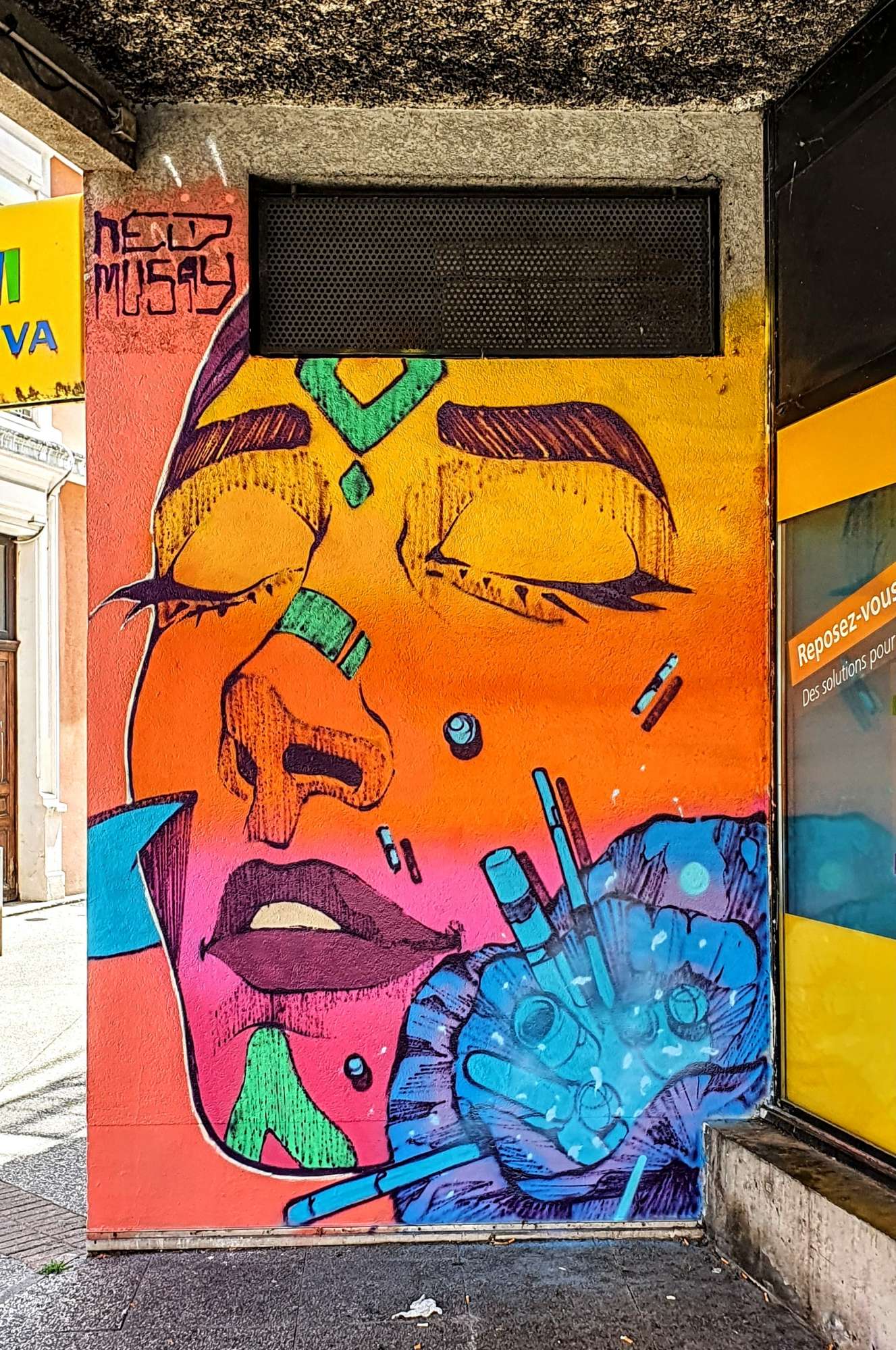 
								Street-art graffiti fresque 
								Neo Musty 
									14 Rue des Arts
									38000
									Grenoble
									France 
									Pat Finder
								Street-Art-Safari.com
								