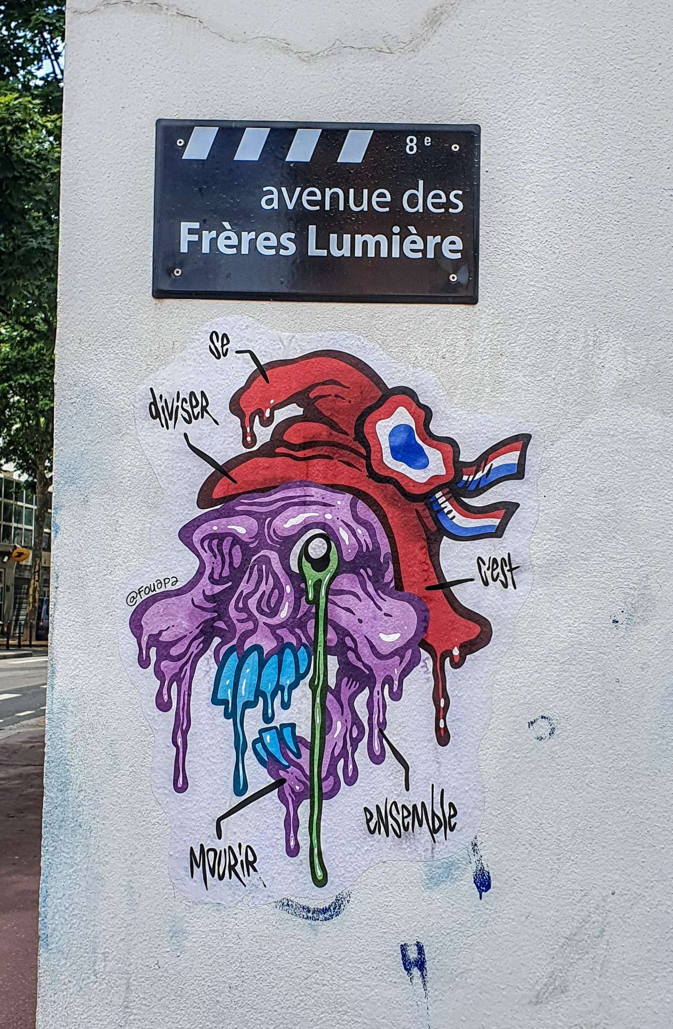 
								Street-art graffiti fresque 
								Fouapa 
									3 Rue Antoine Lumi&egrave;re
									69008
									Lyon
									France 
									Pat Finder
								Street-Art-Safari.com
								