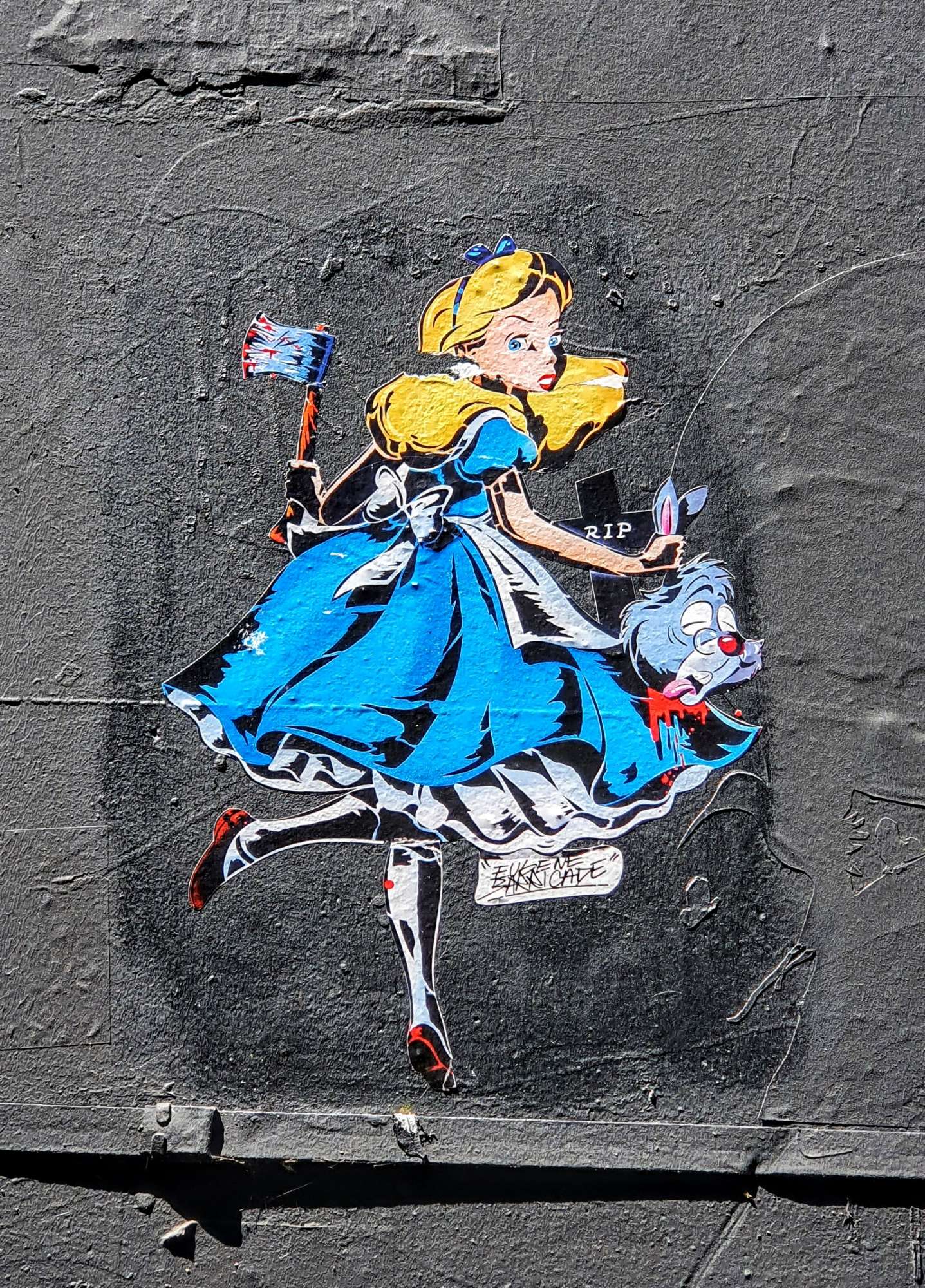 
								Street-art graffiti fresque 
								Eug&egrave;ne BARRICADE 
									20 Boulevard du G&eacute;n&eacute;ral d'Arm&eacute;e Jean Simon
									75013
									Paris
									France 
									Pat Finder
								Street-Art-Safari.com
								