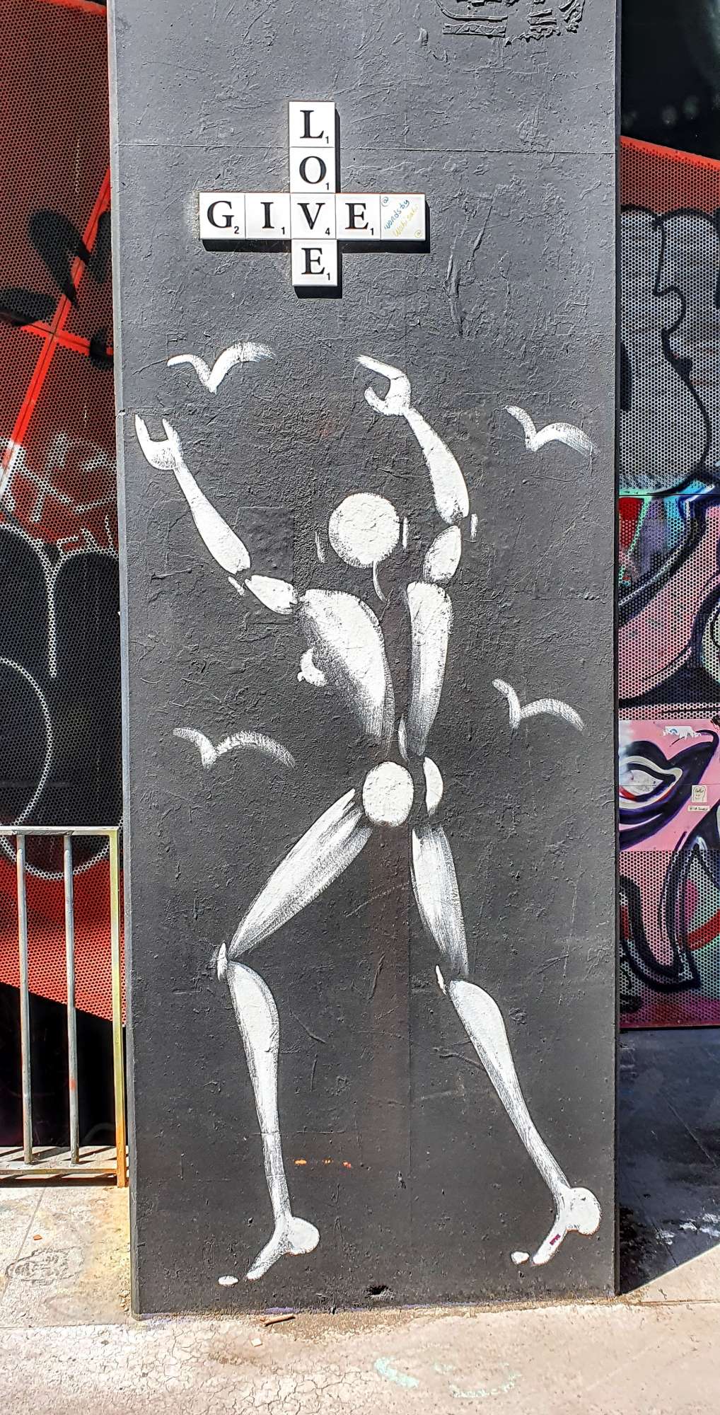 
								Street-art graffiti fresque 
								J&eacute;r&ocirc;me Mesnager, Wabi Sabi 
									20 Boulevard du G&eacute;n&eacute;ral d'Arm&eacute;e Jean Simon
									75013
									Paris
									France 
									Pat Finder
								Street-Art-Safari.com
								