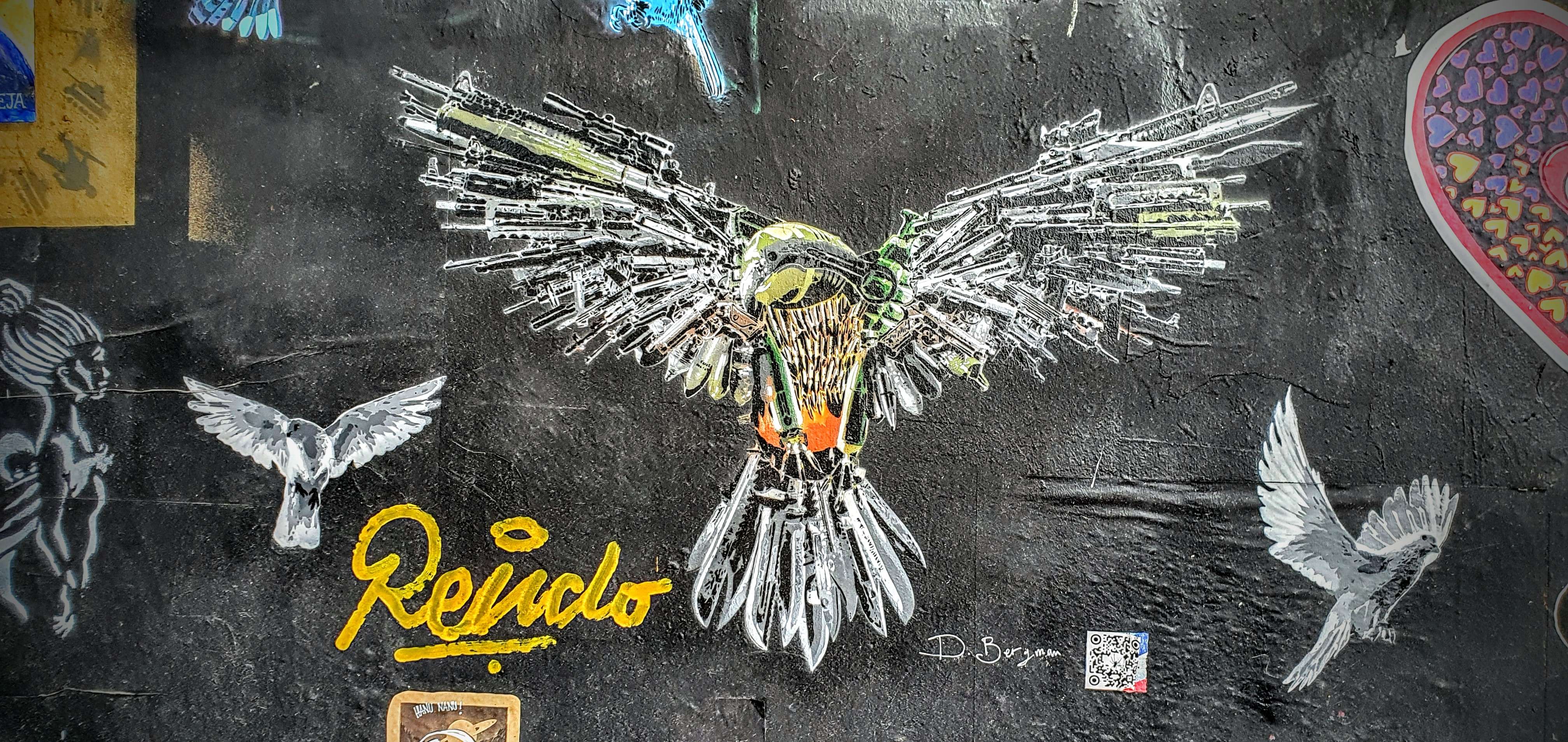 
								Street-art graffiti fresque 
								Dr Bergman 
									20 Boulevard du G&eacute;n&eacute;ral d'Arm&eacute;e Jean Simon
									75013
									Paris
									France 
									Pat Finder
								Street-Art-Safari.com
								