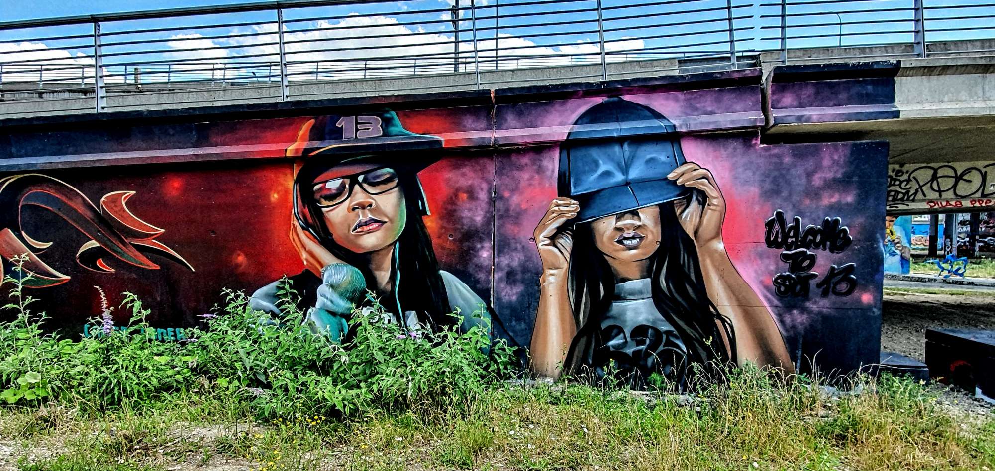 
								Street-art graffiti fresque 
								Caligr, Luner 
									10 Rue Jean-Baptiste Berlier
									75013
									Paris
									France 
									Pat Finder
								Street-Art-Safari.com
								