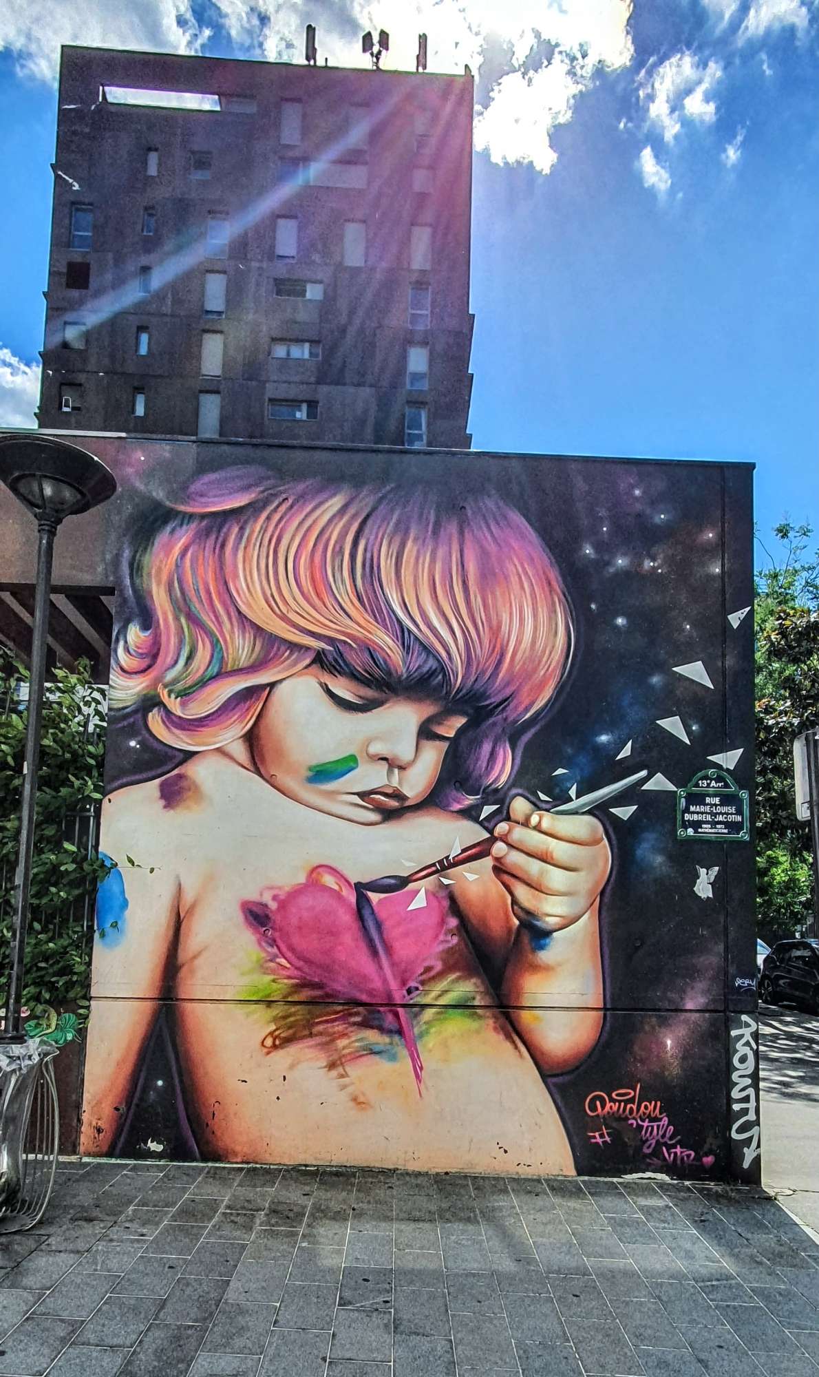 
								Street-art graffiti fresque 
								Doudou'style 
									1 Rue Marie-Louise Dubreil-Jacotin
									75013
									Paris
									France 
									Pat Finder
								Street-Art-Safari.com
								