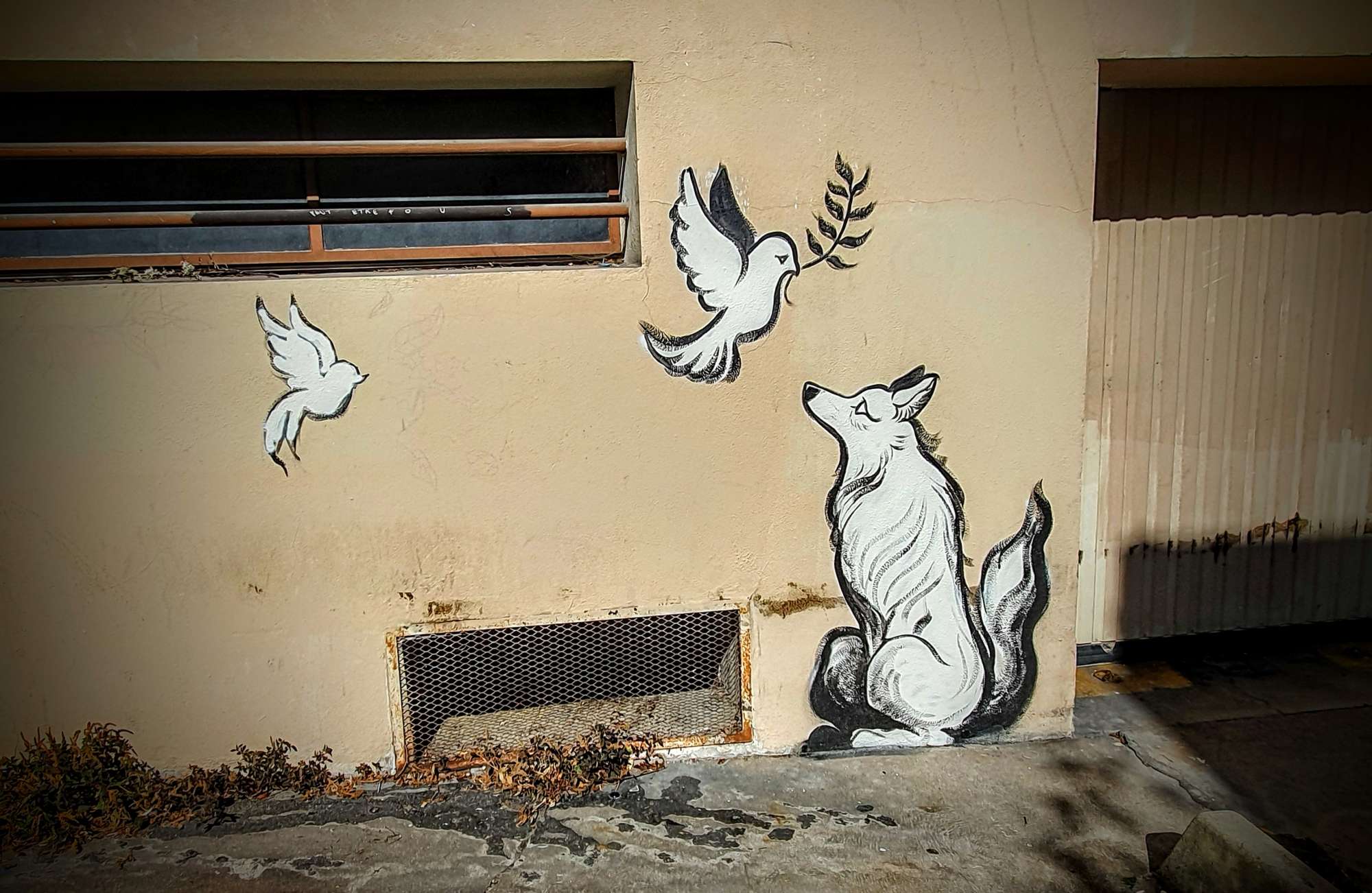 
								Street-art graffiti fresque 
								LoupYestTu 
									16 Passage Boiton
									75013
									Paris
									France 
									Pat Finder
								Street-Art-Safari.com
								