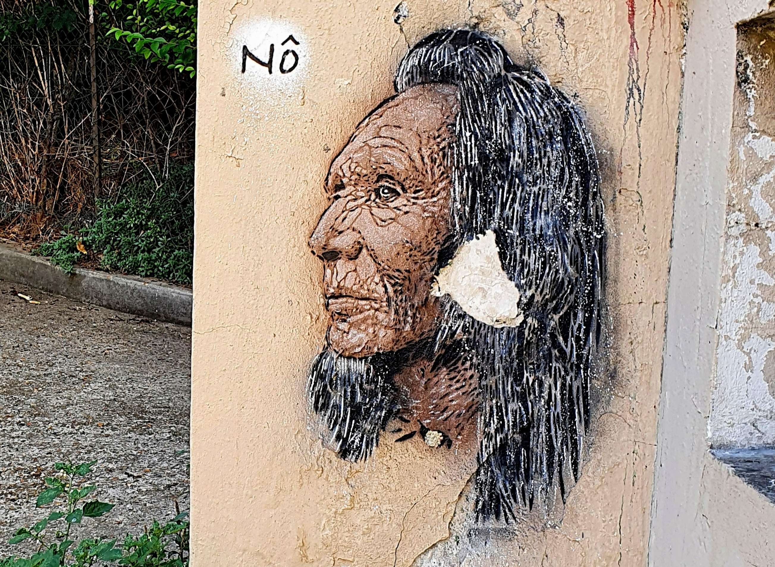 
								Street-art graffiti fresque 
								N&ocirc; 
									16 Passage Boiton
									75013
									Paris
									France 
									Pat Finder
								Street-Art-Safari.com
								