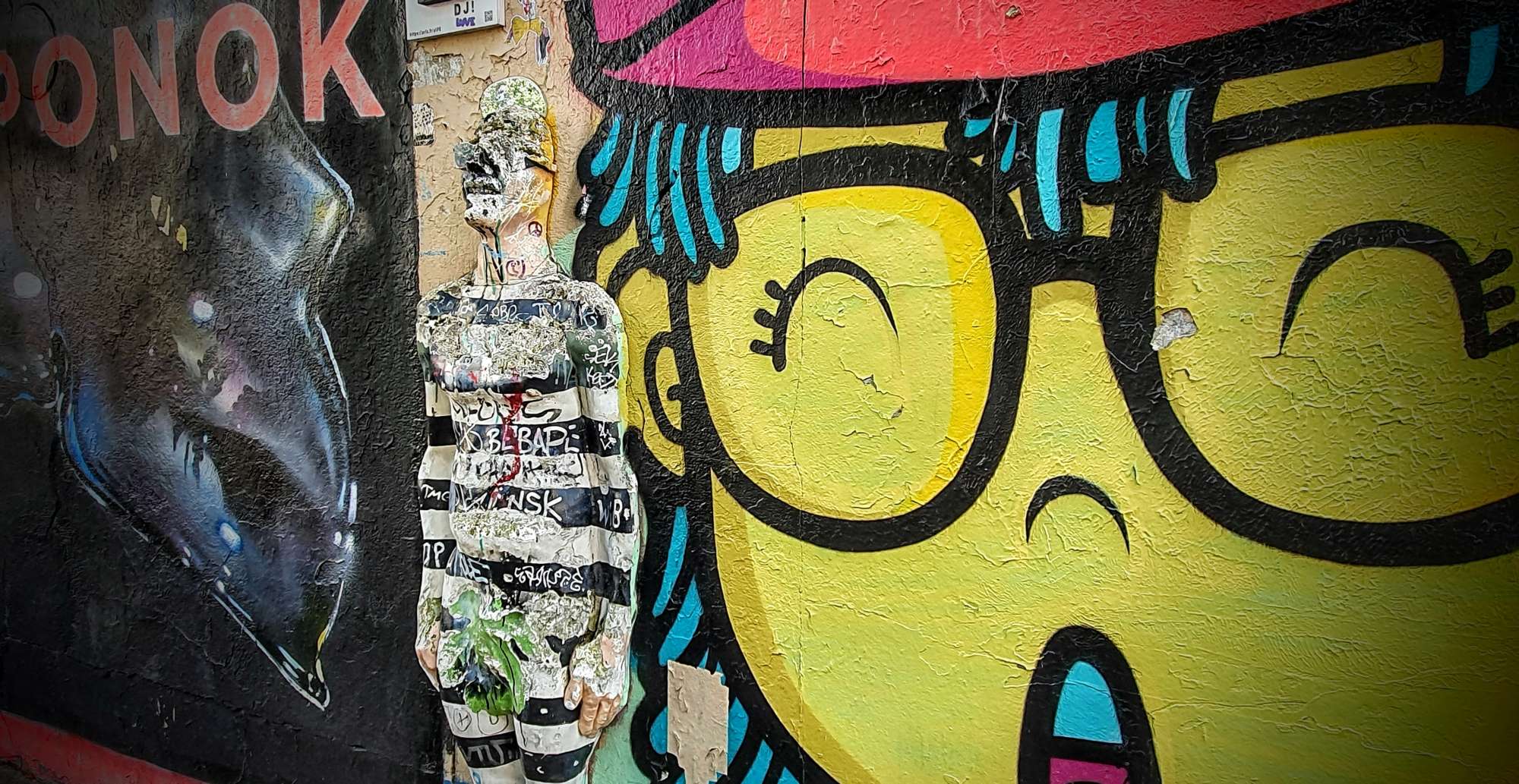 
								Street-art graffiti fresque 
								 
									29 Rue de la Butte aux Cailles
									75013
									Paris
									France 
									Pat Finder
								Street-Art-Safari.com
								