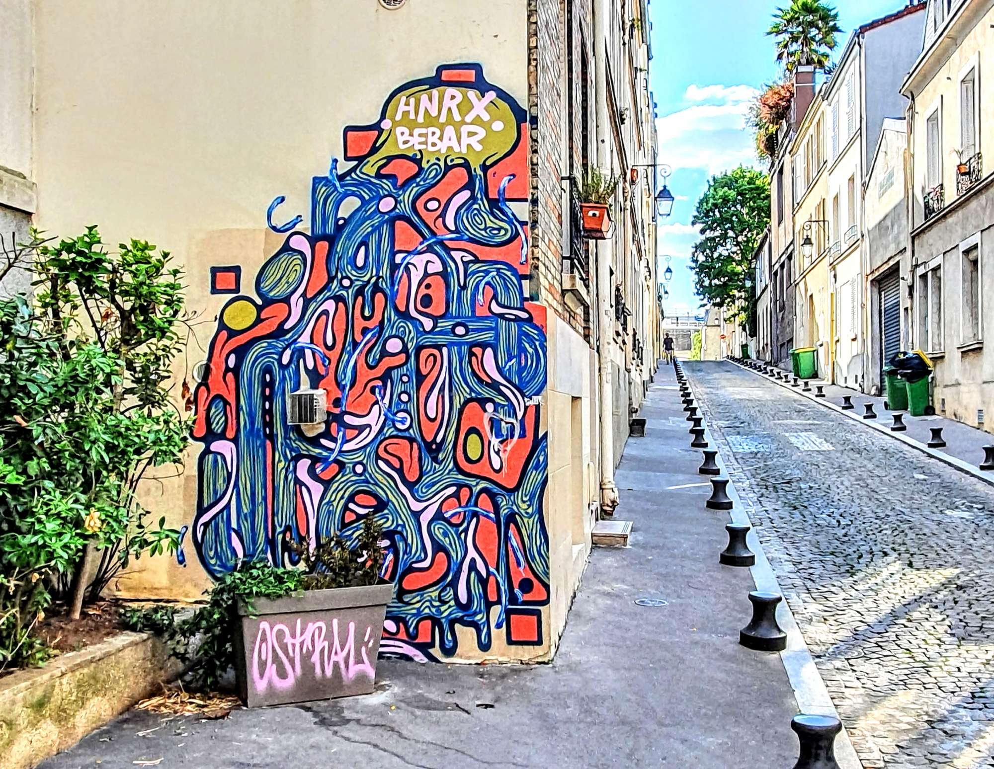 
								Street-art graffiti fresque 
								Bebar 
									34 Rue Michal
									75013
									Paris
									France 
									Pat Finder
								Street-Art-Safari.com
								