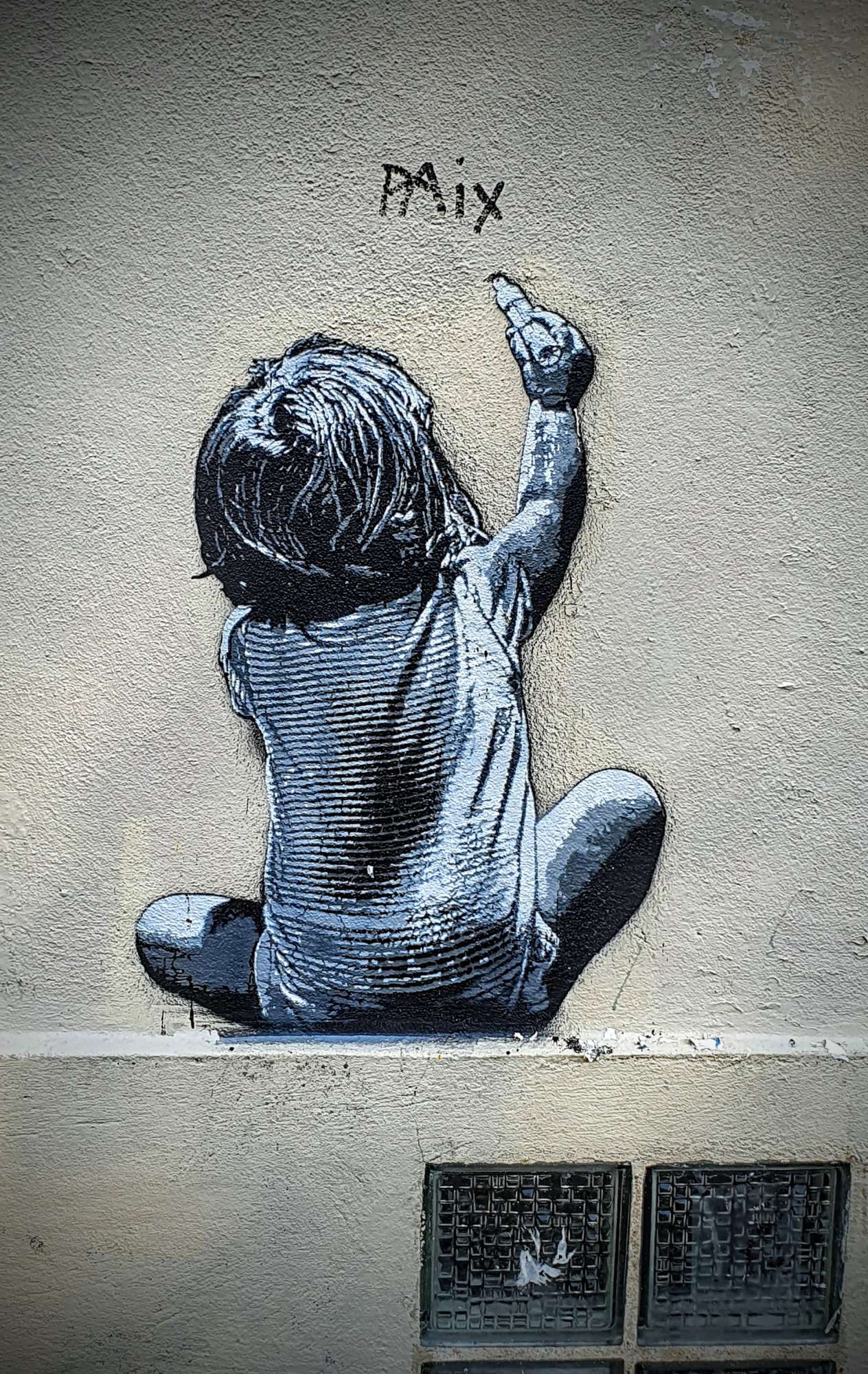 
								Street-art graffiti fresque 
								Jef Aerosol 
									2b Rue de l'Esp&eacute;rance
									93500
									Pantin
									France 
									Pat Finder
								Street-Art-Safari.com
								