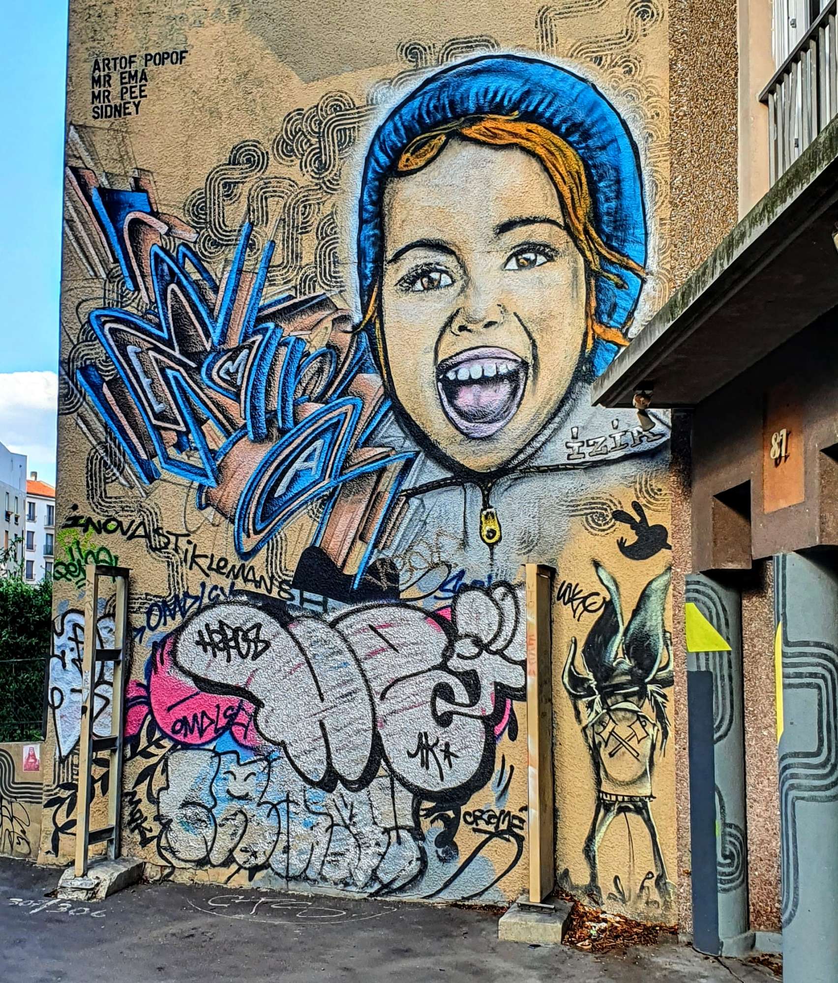 
								Street-art graffiti fresque 
								Izia 
									87 Bis Rue de Paris
									93100
									Montreuil
									France 
									Pat Finder
								Street-Art-Safari.com
								