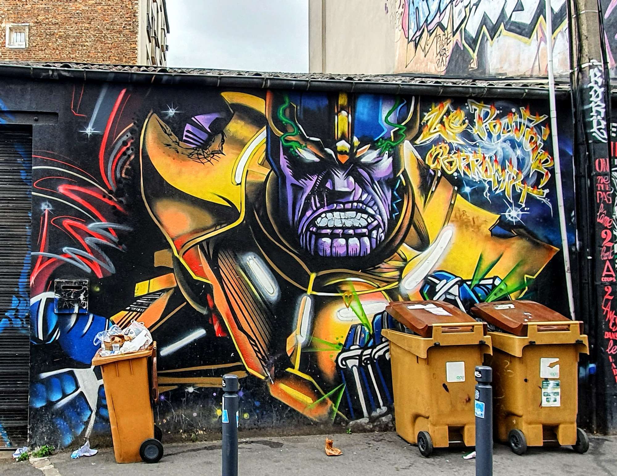 
								Street-art graffiti fresque 
								Espion 
									1 TER Rue Marcel Sembat
									93100
									Montreuil
									France 
									Pat Finder
								Street-Art-Safari.com
								