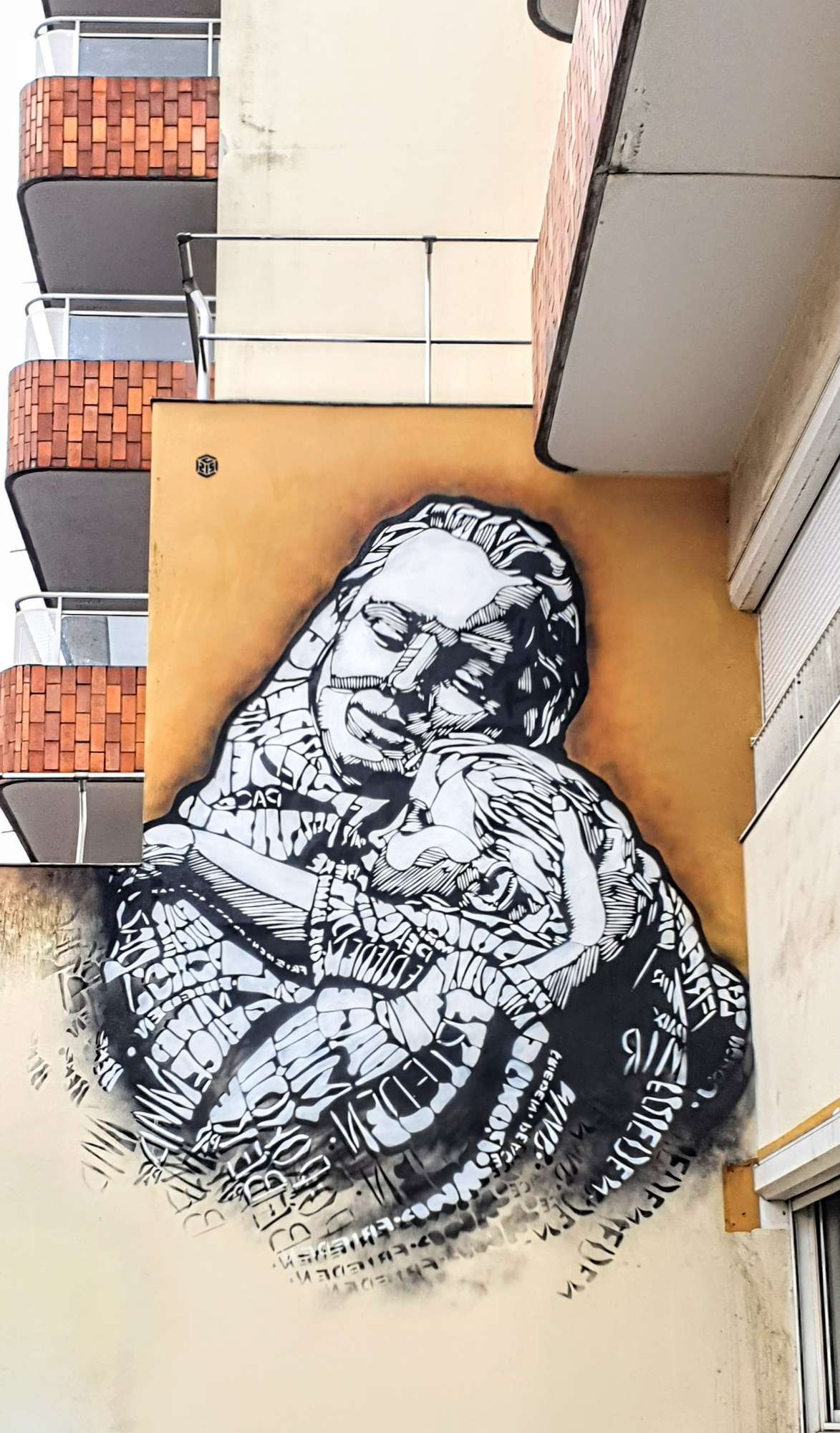 
								Street-art graffiti fresque 
								C215 
									7 Rue du Docteur Victor Hutinel
									75013
									Paris
									France 
									Pat Finder
								Street-Art-Safari.com
								