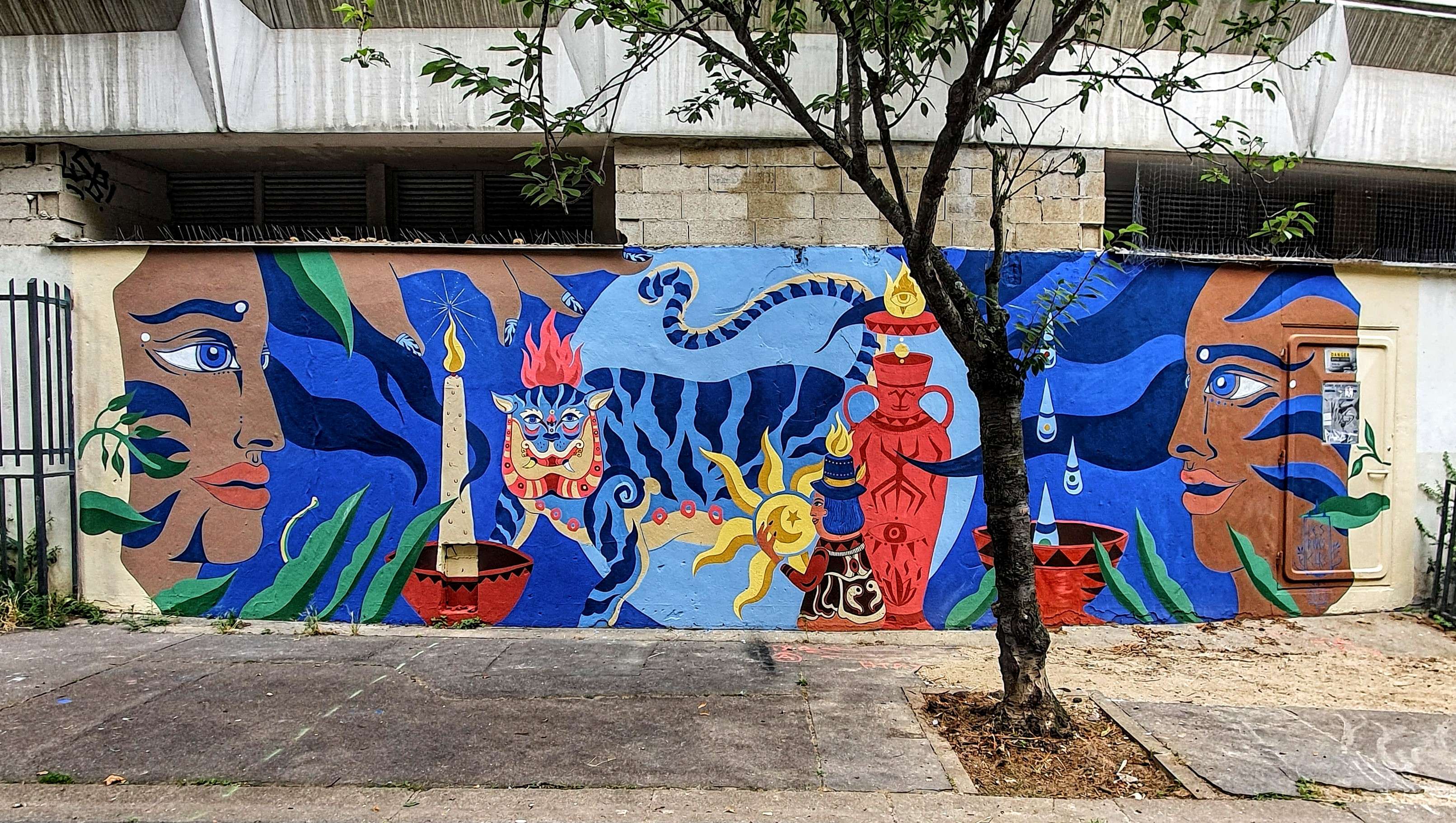 
								Street-art graffiti fresque 
								 
									5 Rue Yeo Thomas
									75013
									Paris
									France 
									Pat Finder
								Street-Art-Safari.com
								