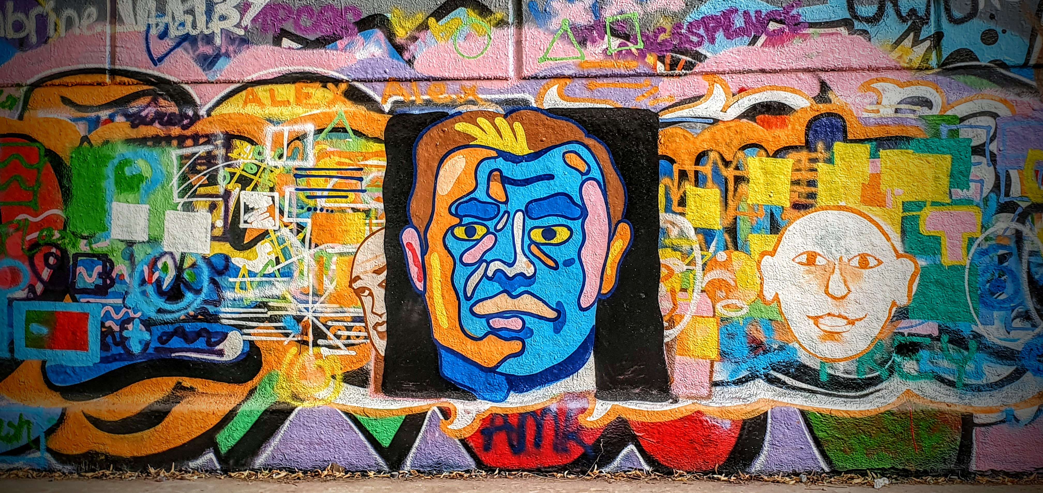 
								Street-art graffiti fresque 
								 
									208 Quai de Bercy
									75012
									Paris
									France 
									Pat Finder
								Street-Art-Safari.com
								