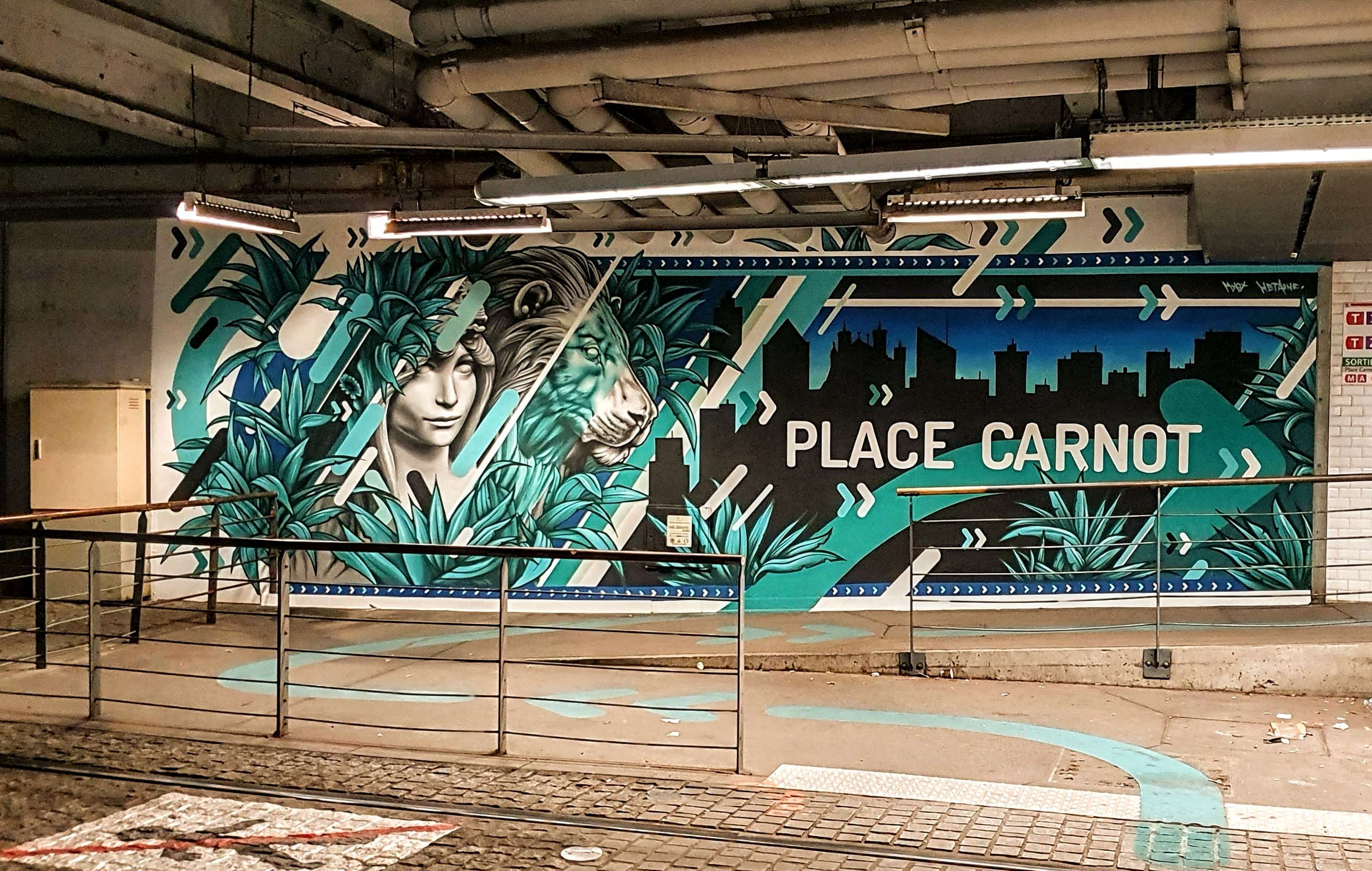 
								Street-art graffiti fresque 
								HetaOne, Myet 
									28 Mont&eacute;e de Choulans
									69005
									Lyon
									France 
									Pat Finder
								Street-Art-Safari.com
								