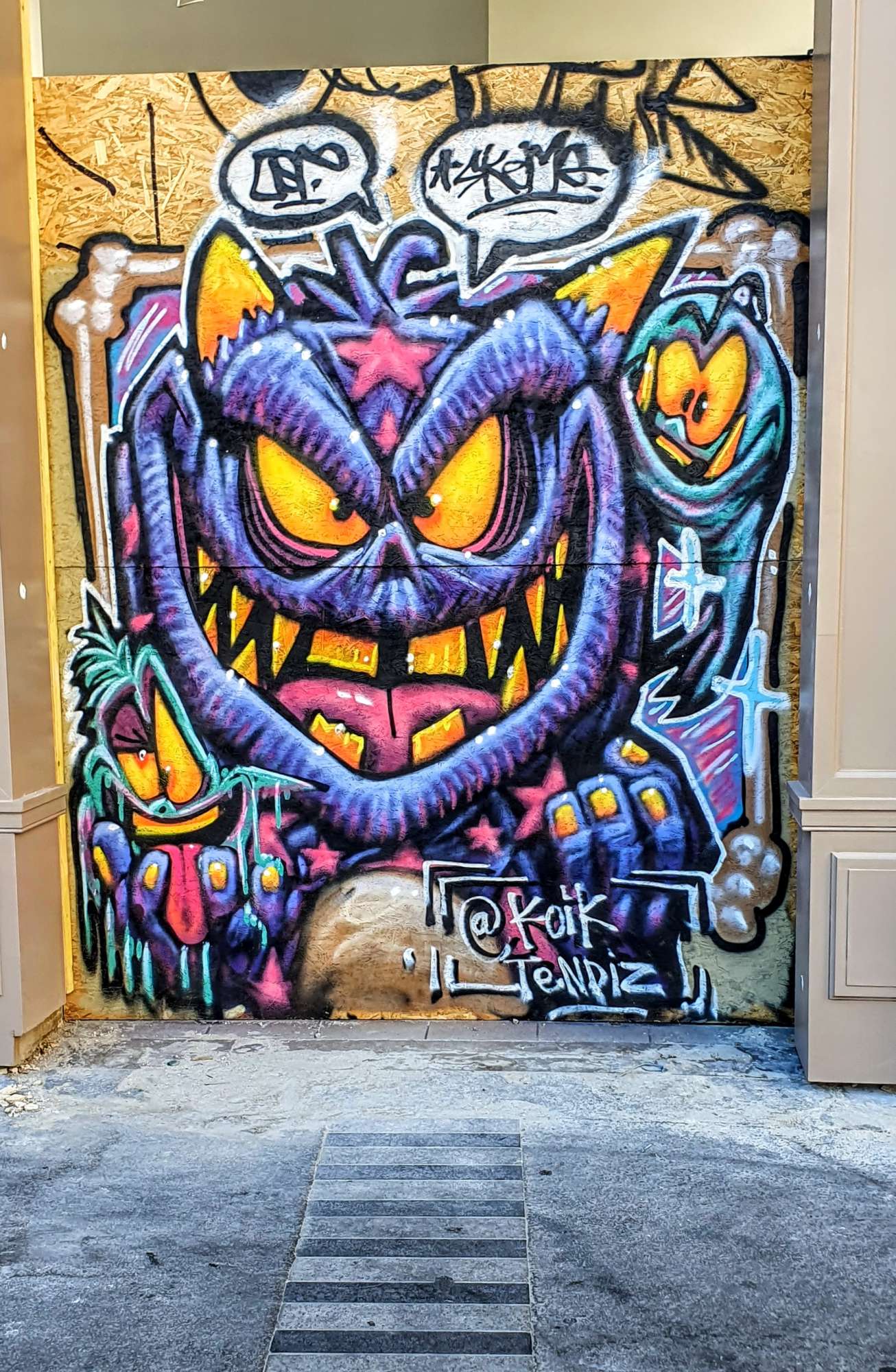 
								Street-art graffiti fresque 
								Skema 
									15 Rue Constantine
									69001
									Lyon
									France 
									Pat Finder
								Street-Art-Safari.com
								