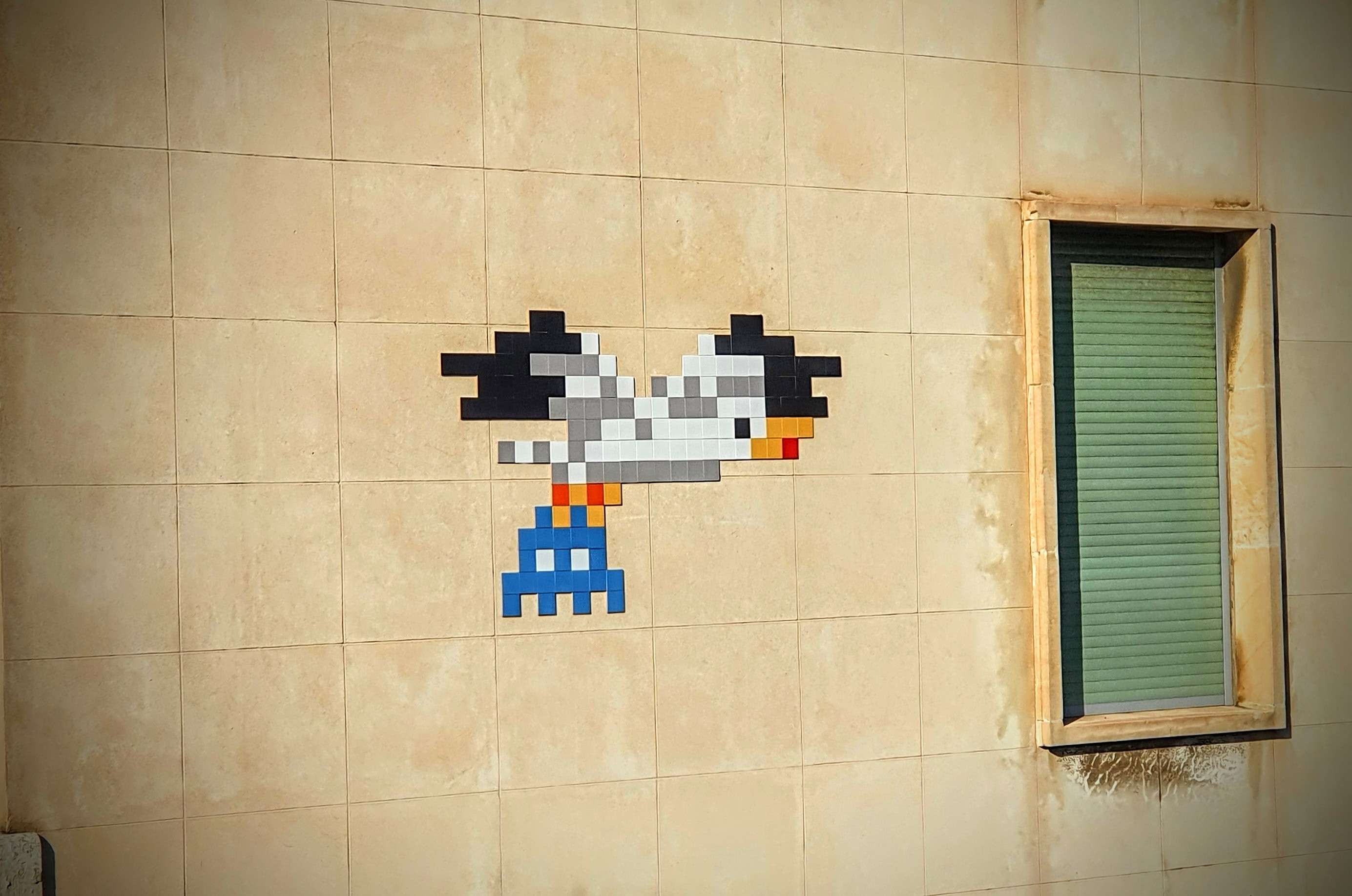 
								Street-art graffiti fresque 
								 
									5 Place du Ch&acirc;teau Joly
									13002
									Marseille
									France 
									Pat Finder
								Street-Art-Safari.com
								