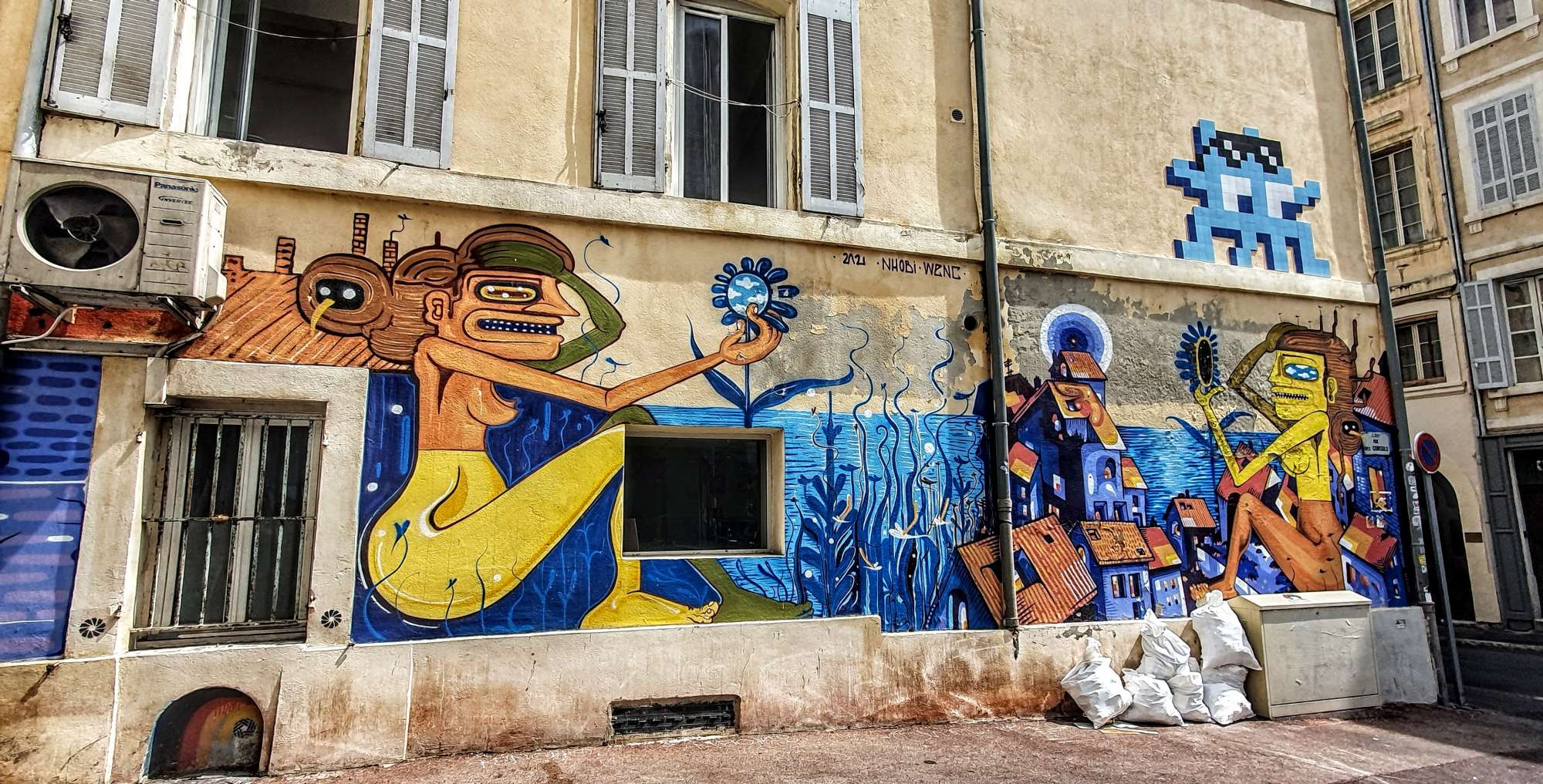 
								Street-art graffiti fresque 
								Invader, Wenc 
									12 Rue Coutellerie
									13002
									Marseille
									France 
									Pat Finder
								Street-Art-Safari.com
								