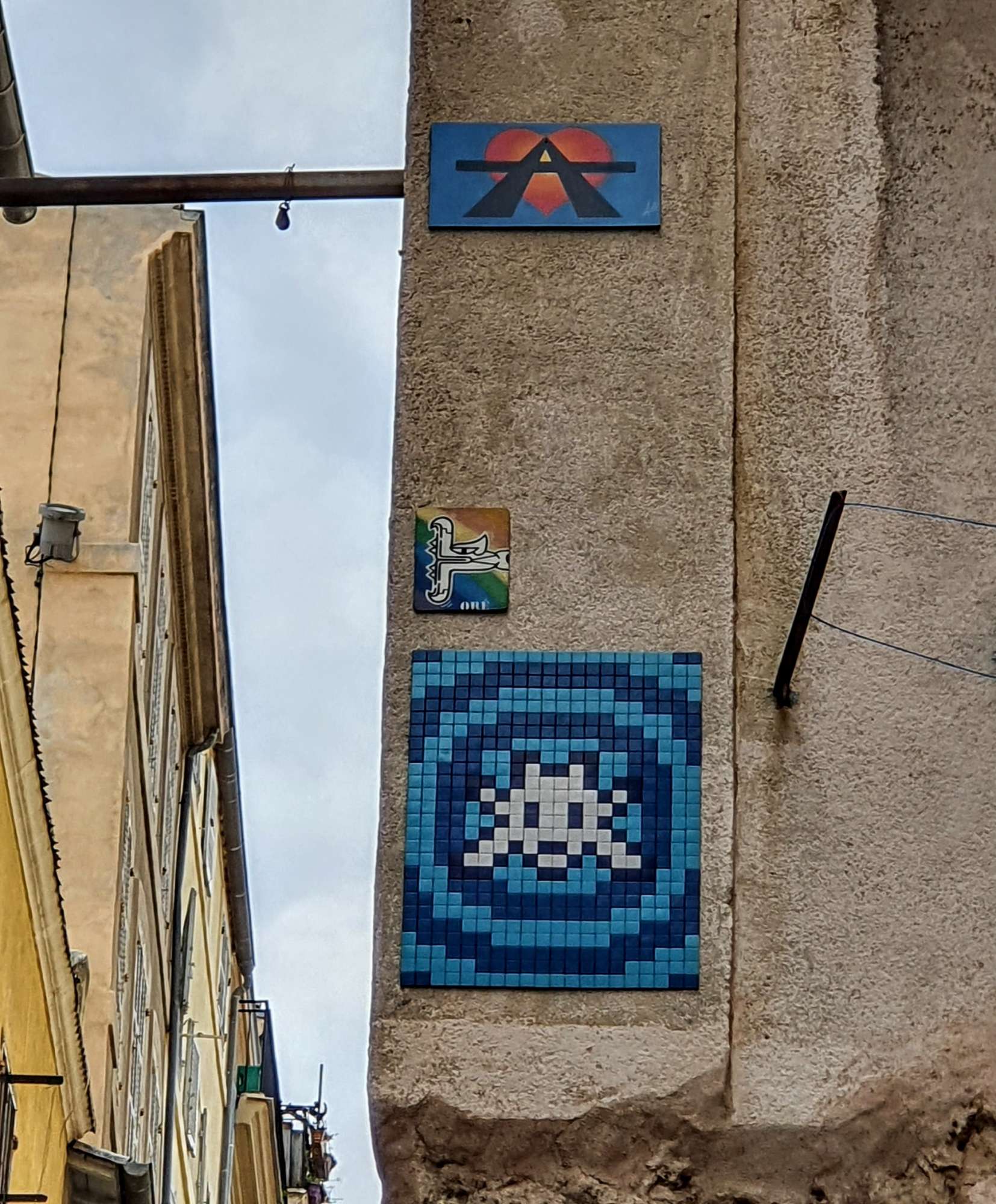 
								Street-art graffiti fresque 
								Or&eacute; 
									4 Mont&eacute;e des Accoules
									13002
									Marseille
									France 
									Pat Finder
								Street-Art-Safari.com
								