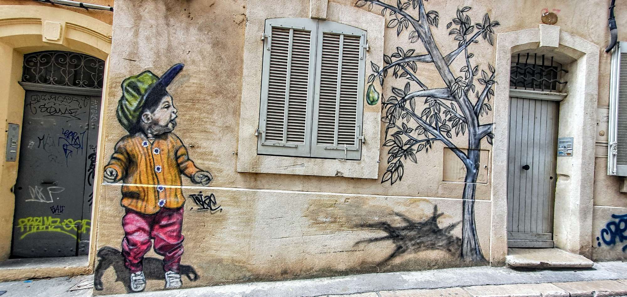 
								Street-art graffiti fresque 
								Teize 
									25 Rue du Poirier
									13002
									Marseille
									France 
									Pat Finder
								Street-Art-Safari.com
								