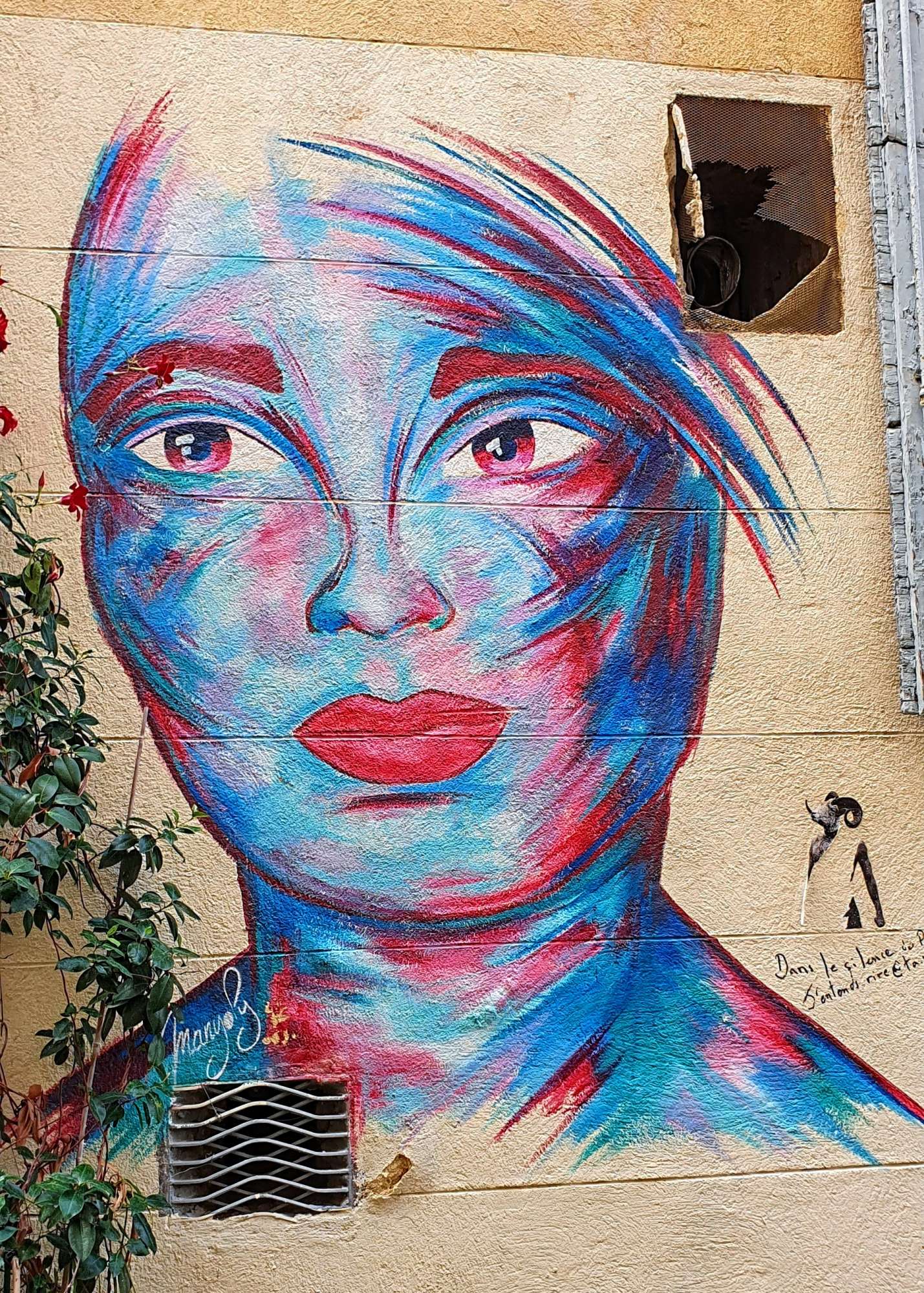 
								Street-art graffiti fresque 
								Manyoly 
									6 Rue du Panier
									13002
									Marseille
									France 
									Pat Finder
								Street-Art-Safari.com
								