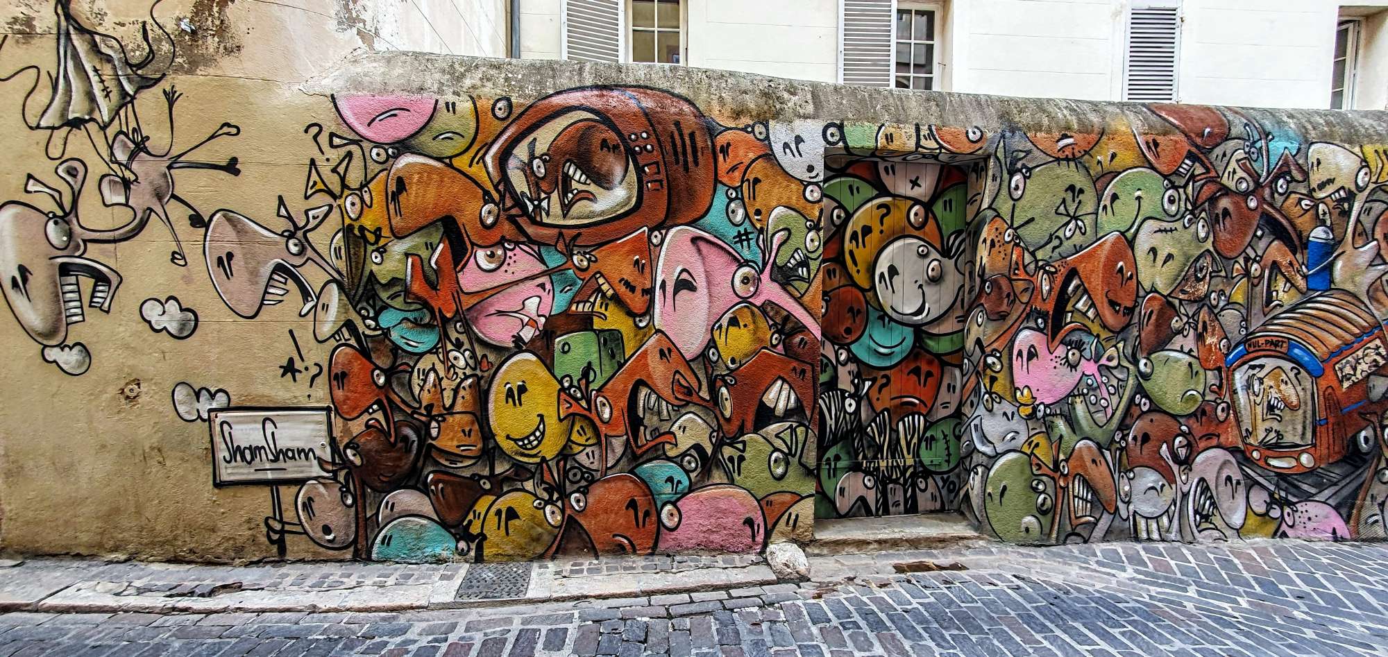 
								Street-art graffiti fresque 
								ShamSham 
									14 Rue Saint-Antoine
									13002
									Marseille
									France 
									Pat Finder
								Street-Art-Safari.com
								