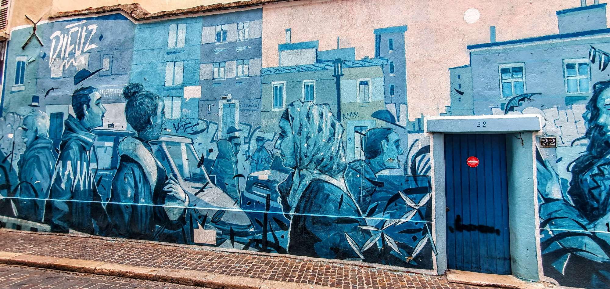 
								Street-art graffiti fresque 
								Difuz 
									22 Rue Saint-Antoine
									13002
									Marseille
									France 
									Pat Finder
								Street-Art-Safari.com
								