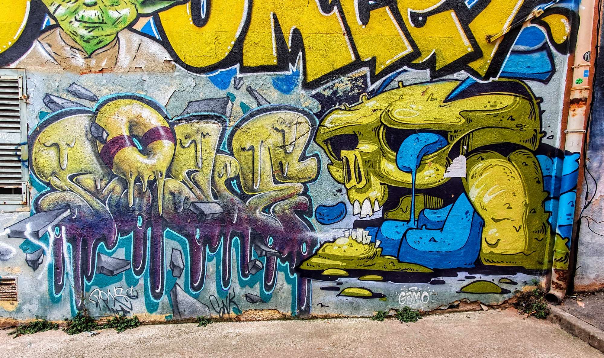 
								Street-art graffiti fresque 
								Gamo, Rone 
									8 Rue Lorette
									13002
									Marseille
									France 
									Pat Finder
								Street-Art-Safari.com
								