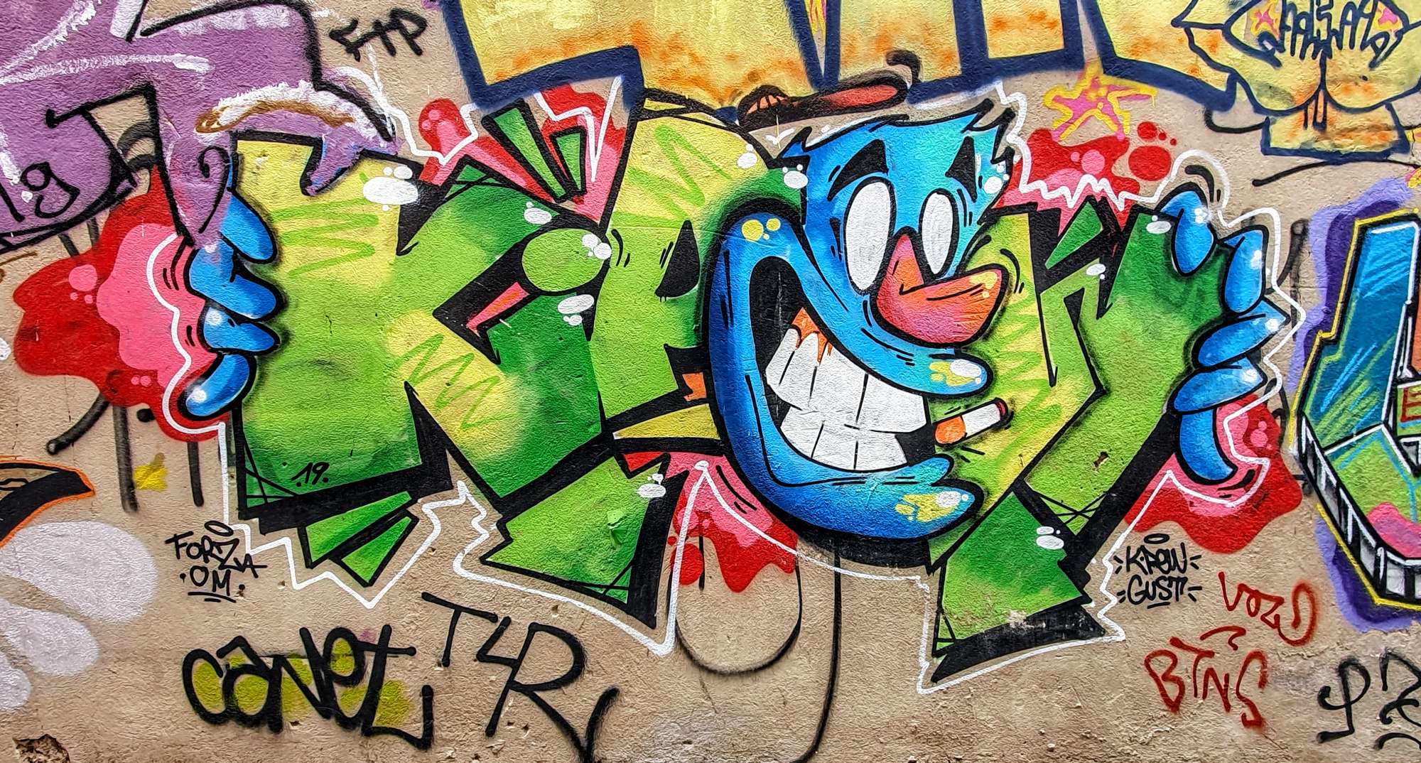 
								Street-art graffiti fresque 
								 
									8 Rue Lorette
									13002
									Marseille
									France 
									Pat Finder
								Street-Art-Safari.com
								