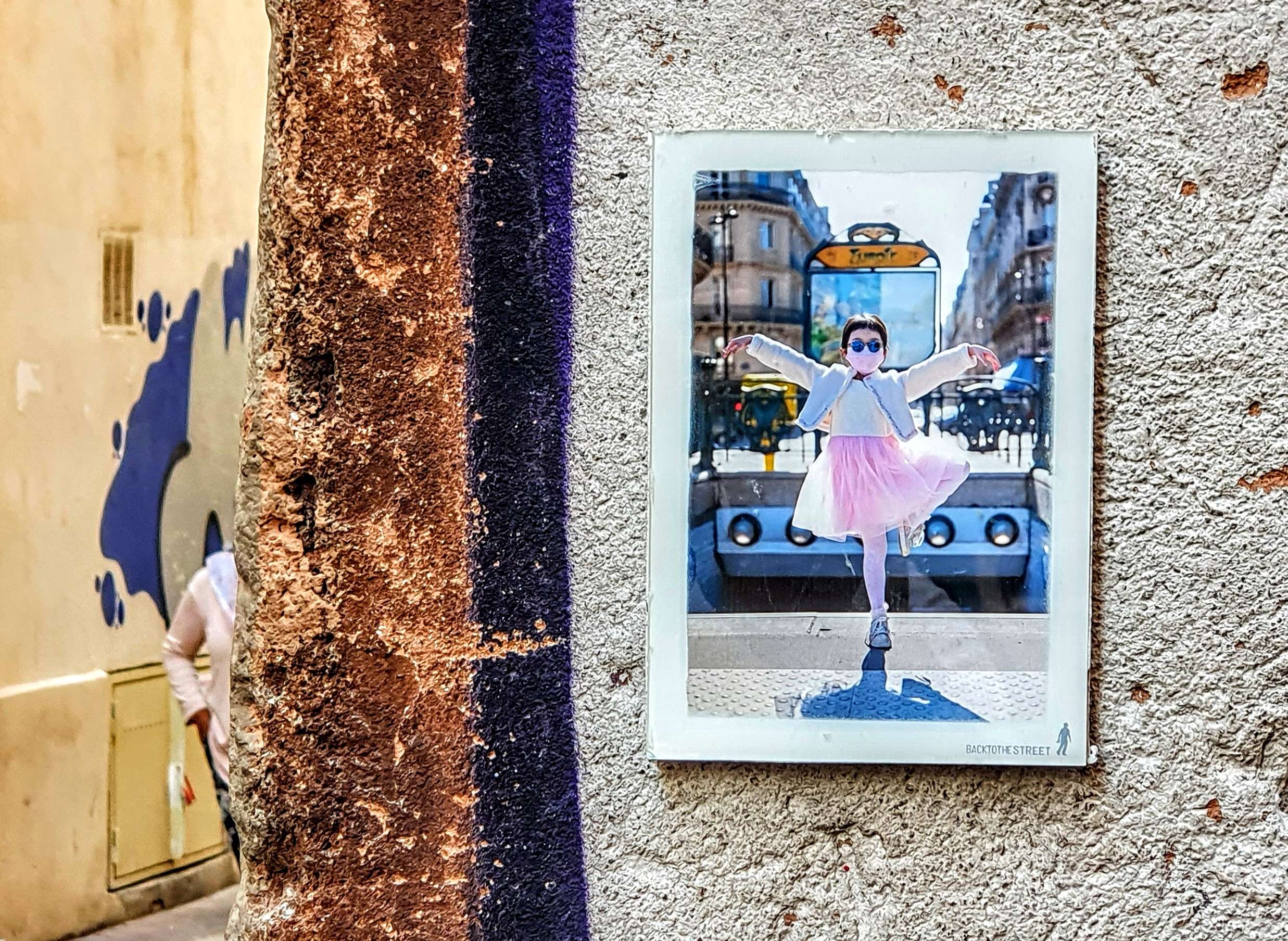 
								Street-art graffiti fresque 
								BackToTheStreet 
									40 Rue du Refuge
									13002
									Marseille
									France 
									Pat Finder
								Street-Art-Safari.com
								