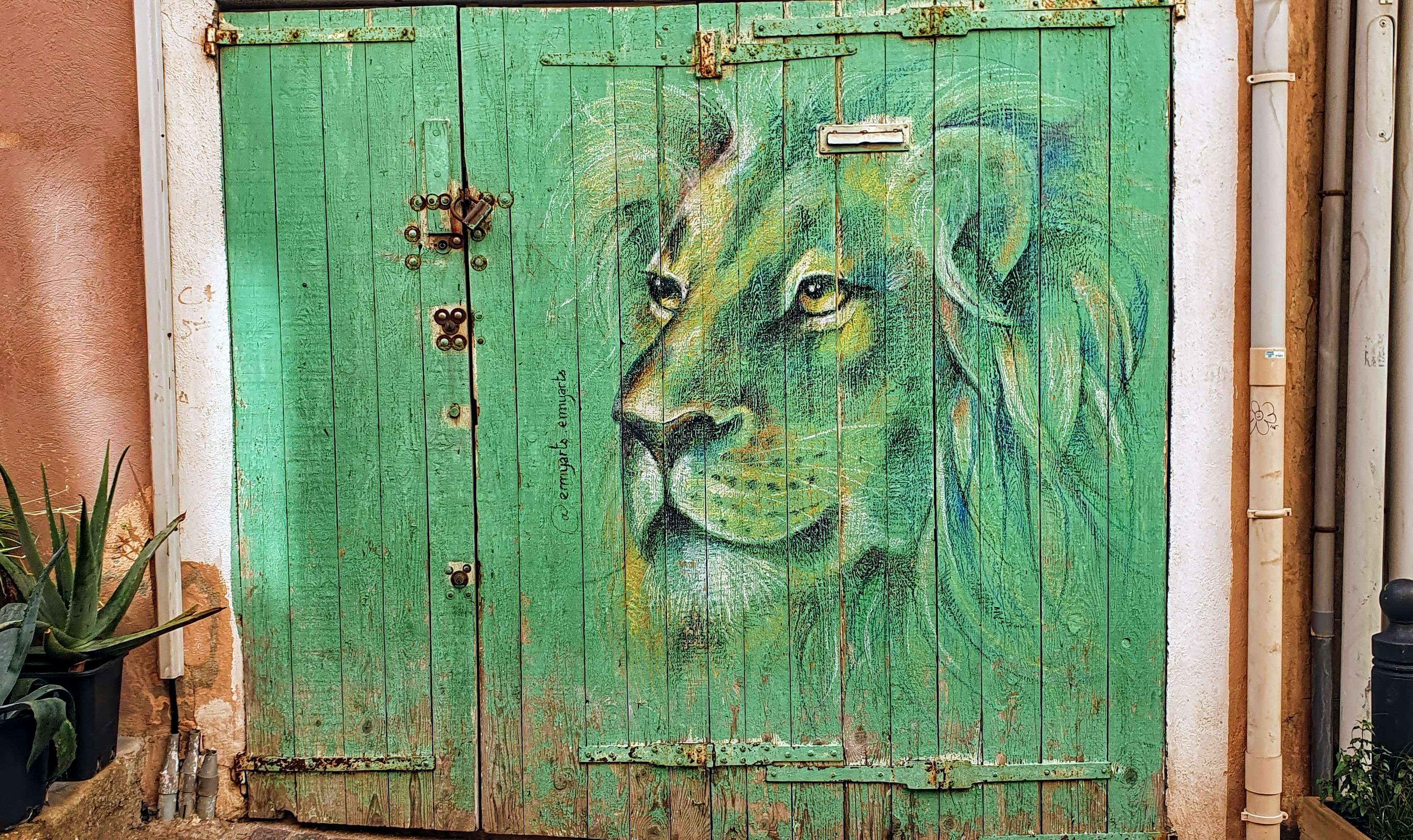 
								Street-art graffiti fresque 
								EmyArt's 
									8 Rue du Panier
									13002
									Marseille
									France 
									Pat Finder
								Street-Art-Safari.com
								